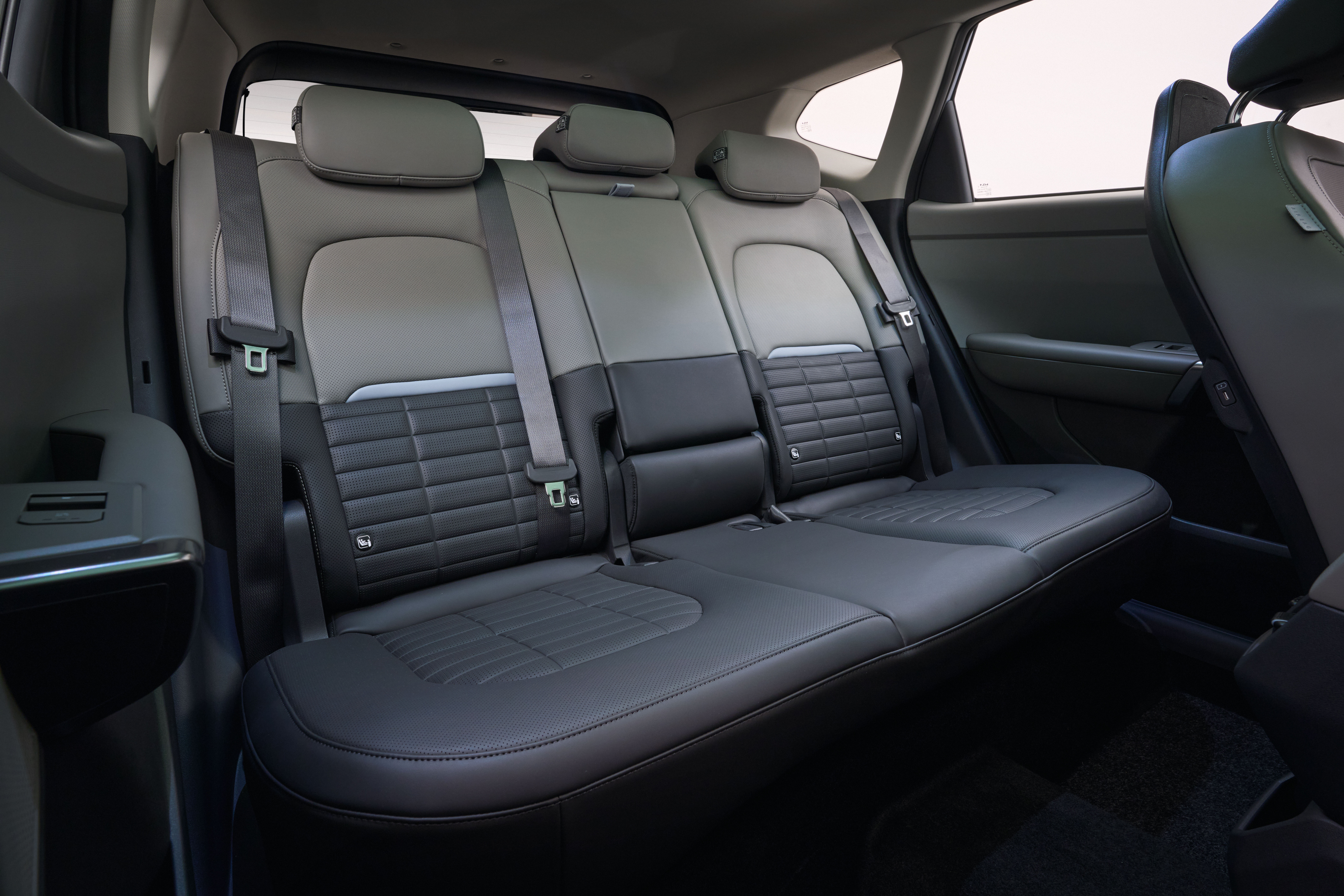 original 31244 all new kia seltos ice baseline eu pale grey 21