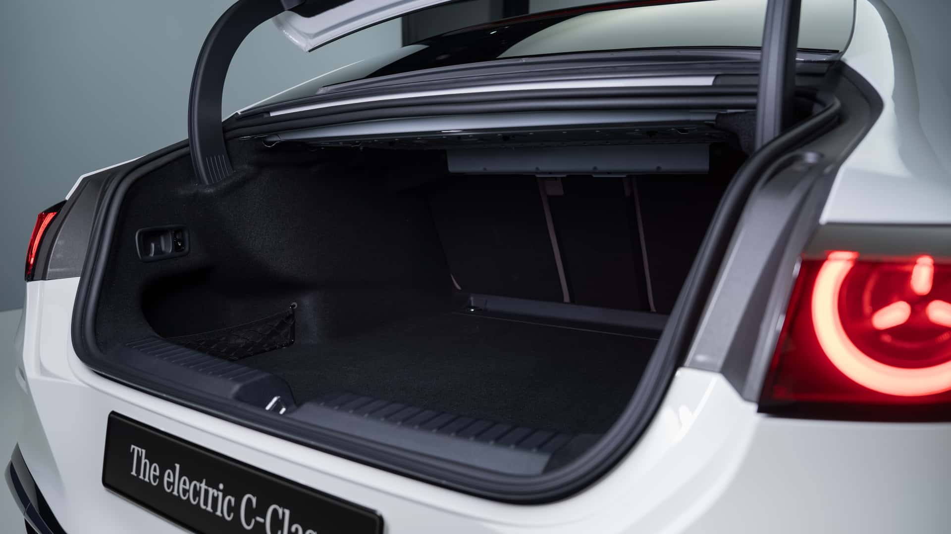 2027 mercedes benz c class ev 1