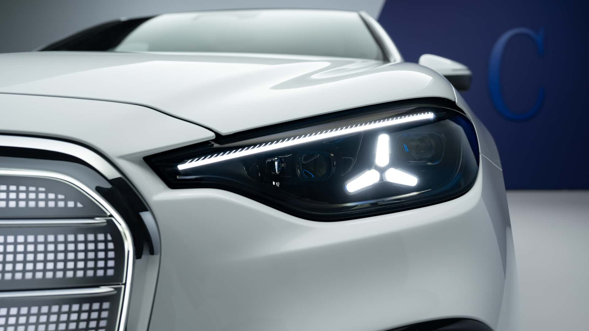 2027 mercedes benz c class ev 4