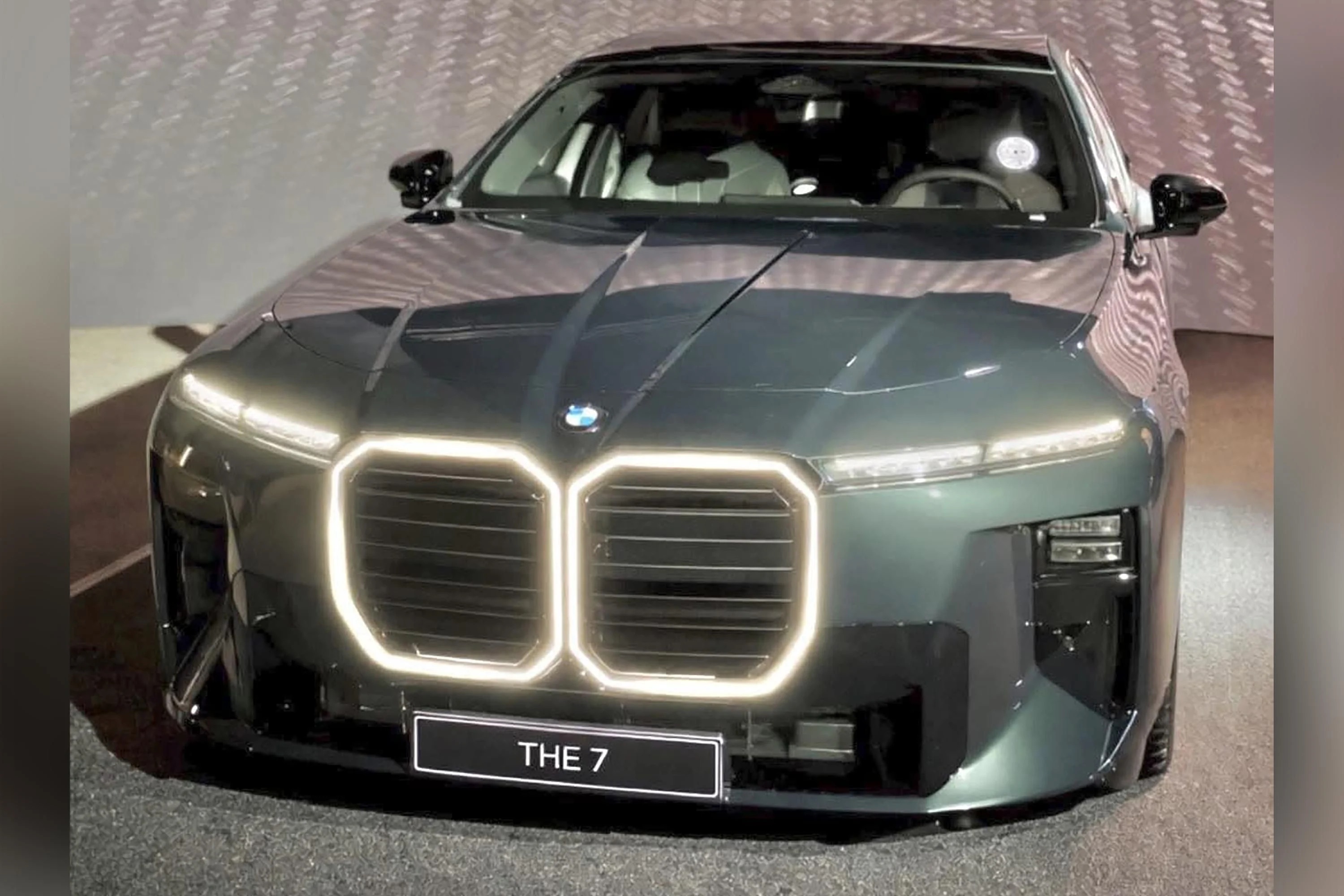 2026 03 2027 bmw 7 series facelift leak 1