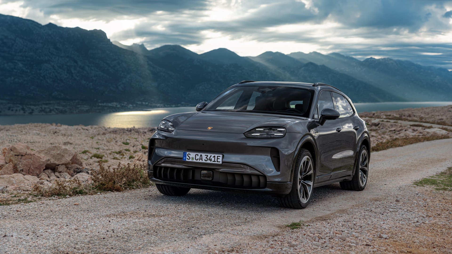porsche cayenne ev 2