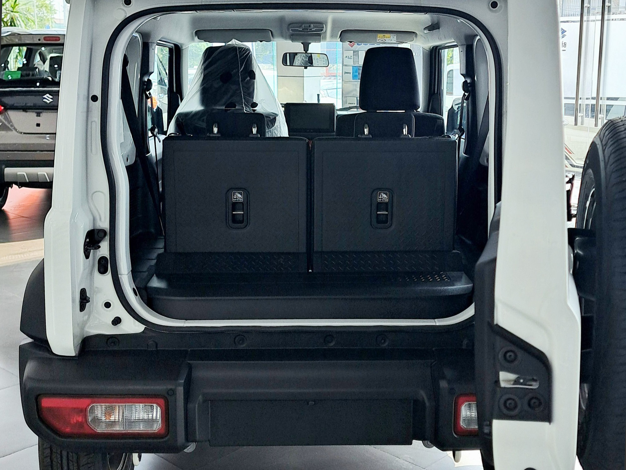 suzuki jimny giam gia 4