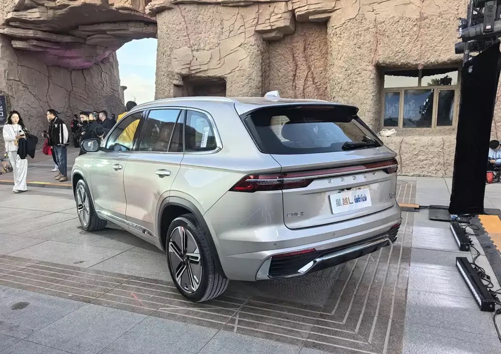 geely monjaro i hev 11 2bd9