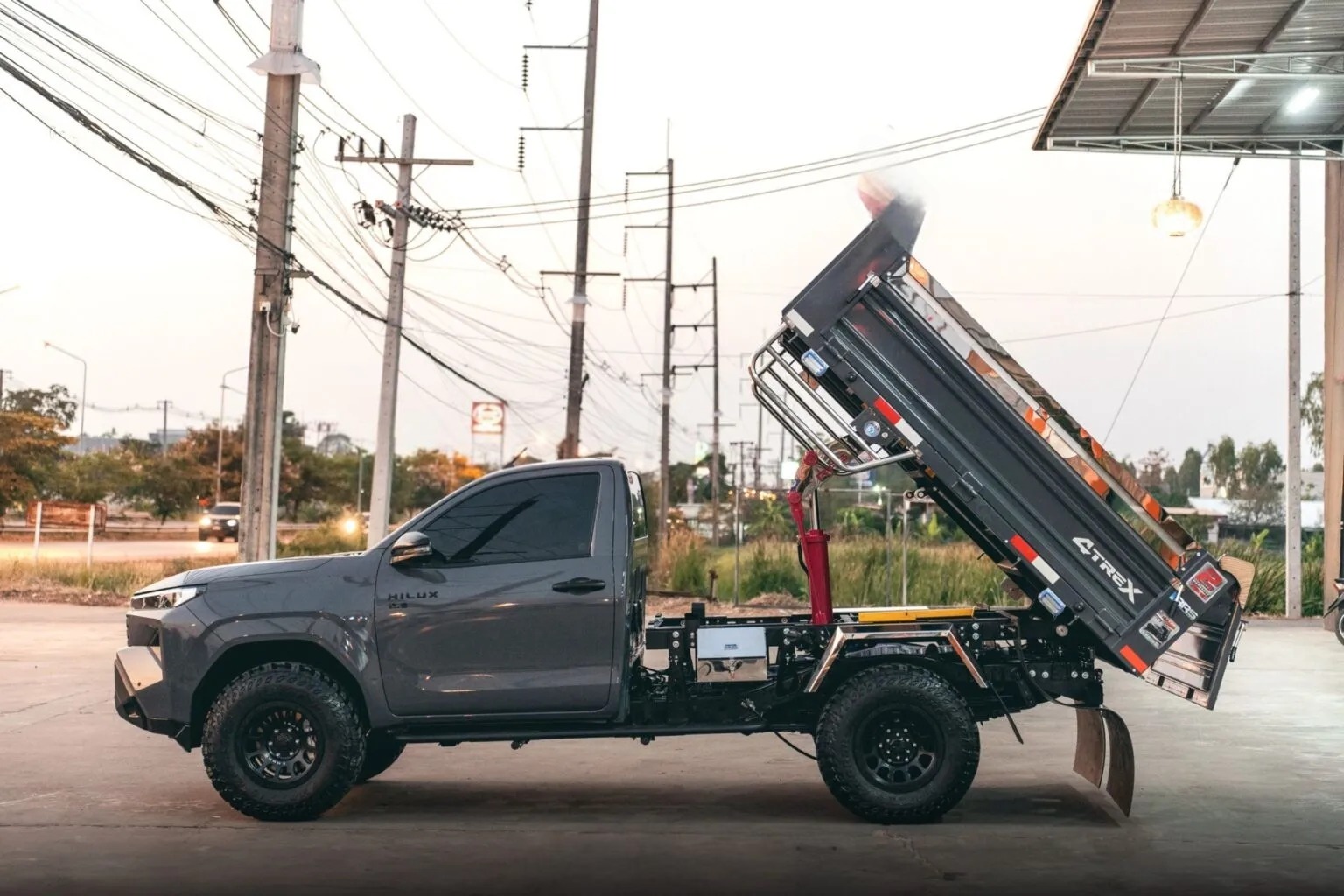 toyota hilux do xe ben 13
