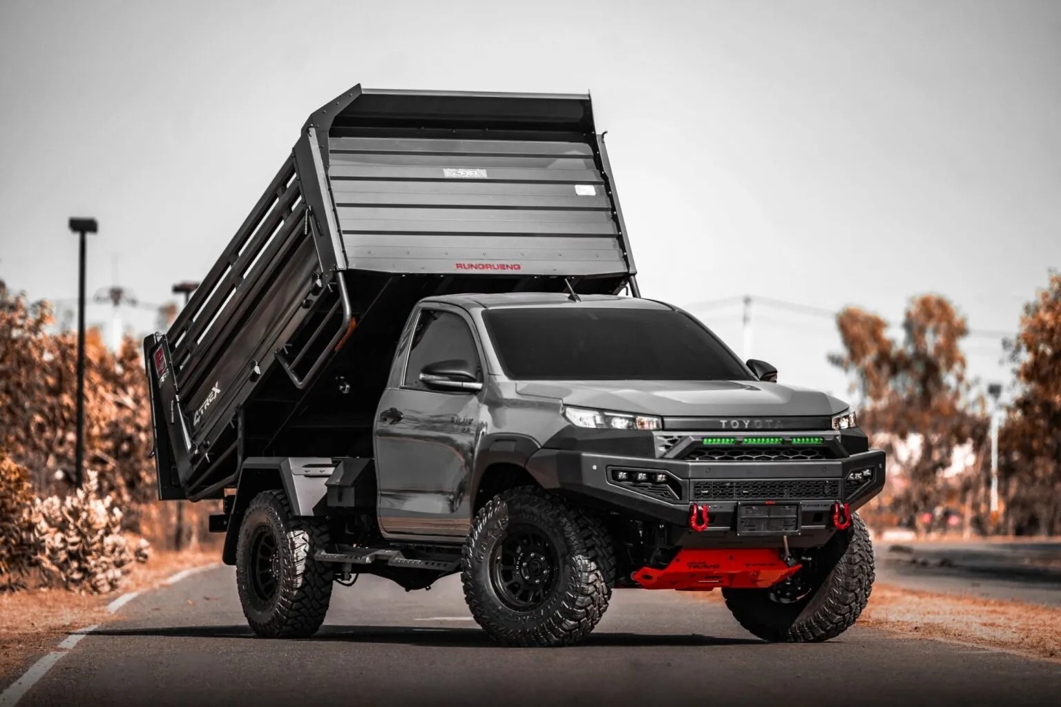 toyota hilux do xe ben 16