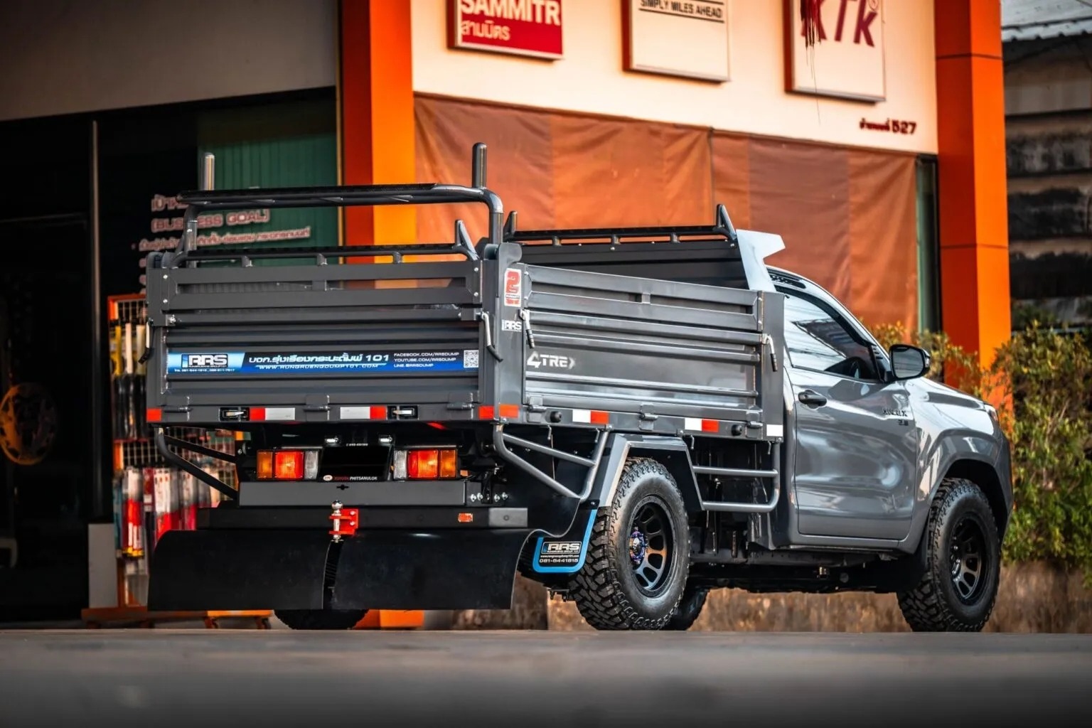 toyota hilux do xe ben 3