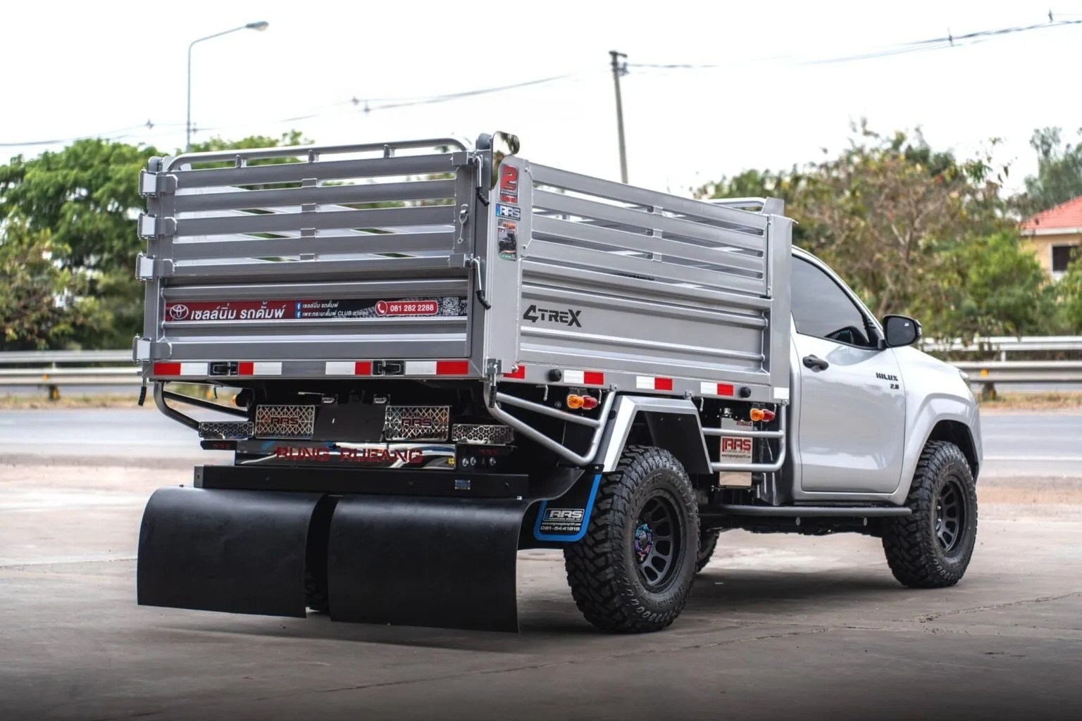toyota hilux do xe ben 4