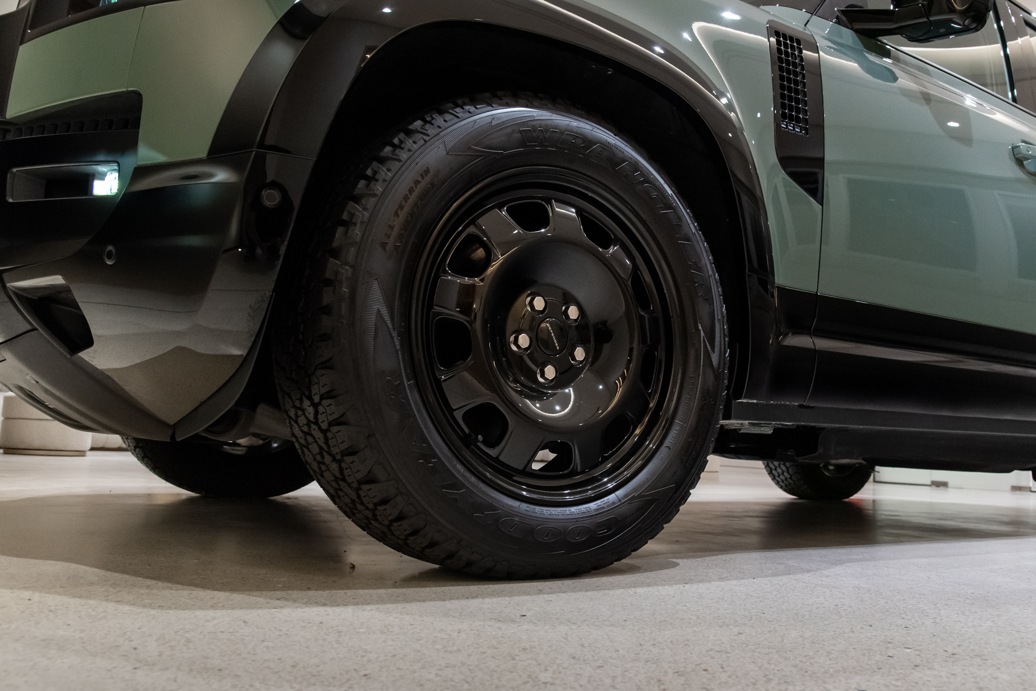 land rover defender trophy edition5352