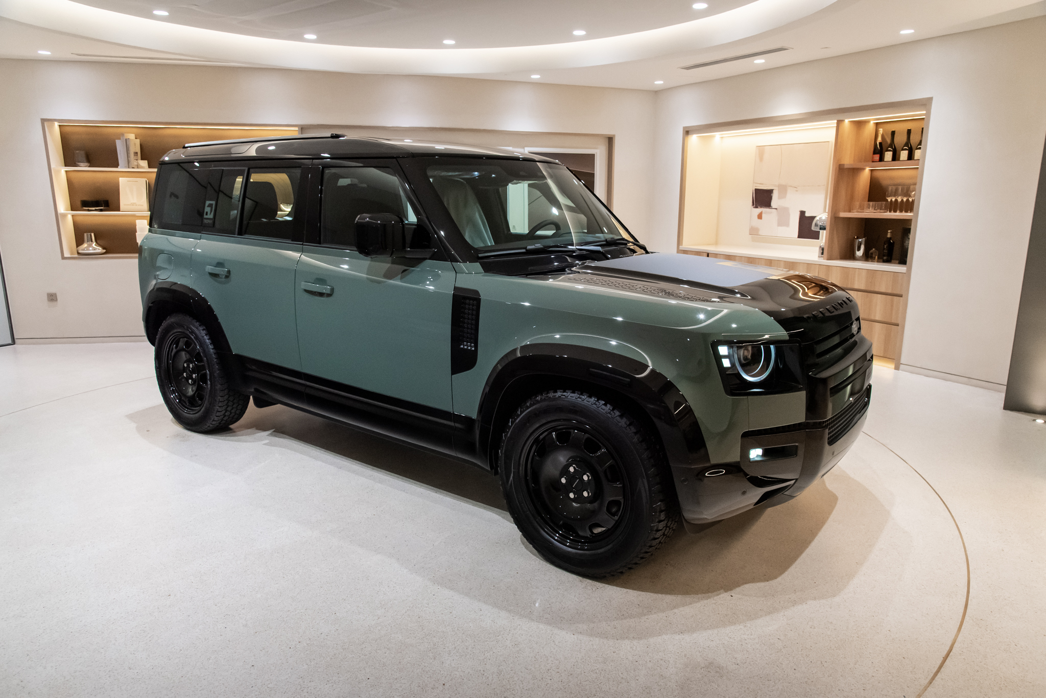 land rover defender trophy edition5358