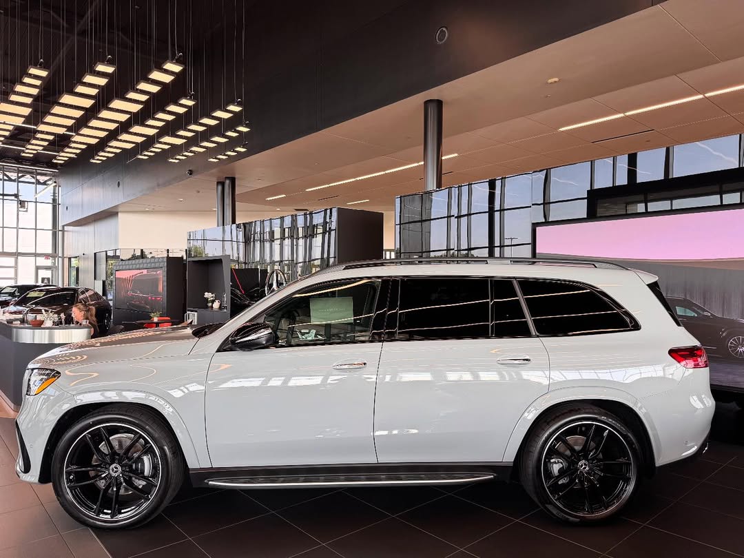 new 2025 mercedes benz gls450 in manufaktur alpine grey over black nappa leather with 23 black 4