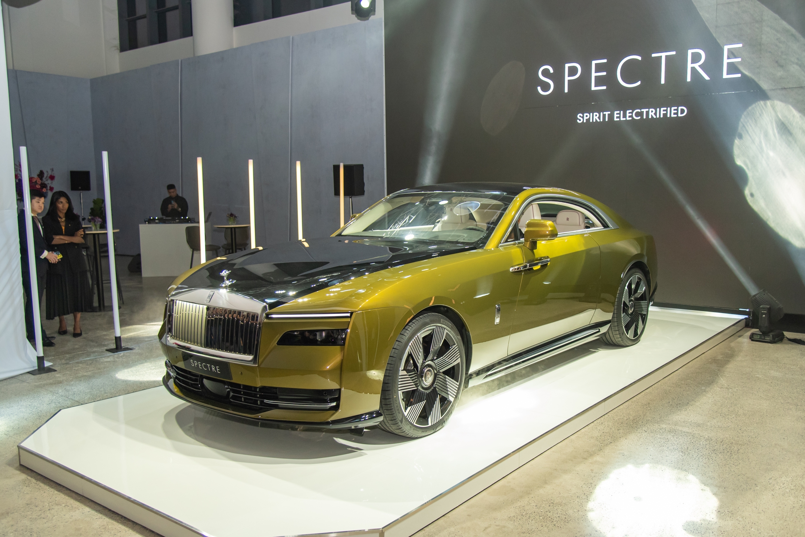 rolls royce spectre 1