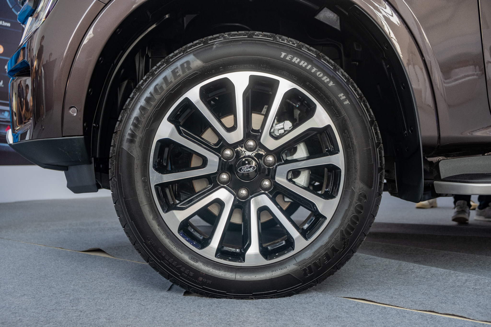 ford everest platinum 15 1712829409479282700505