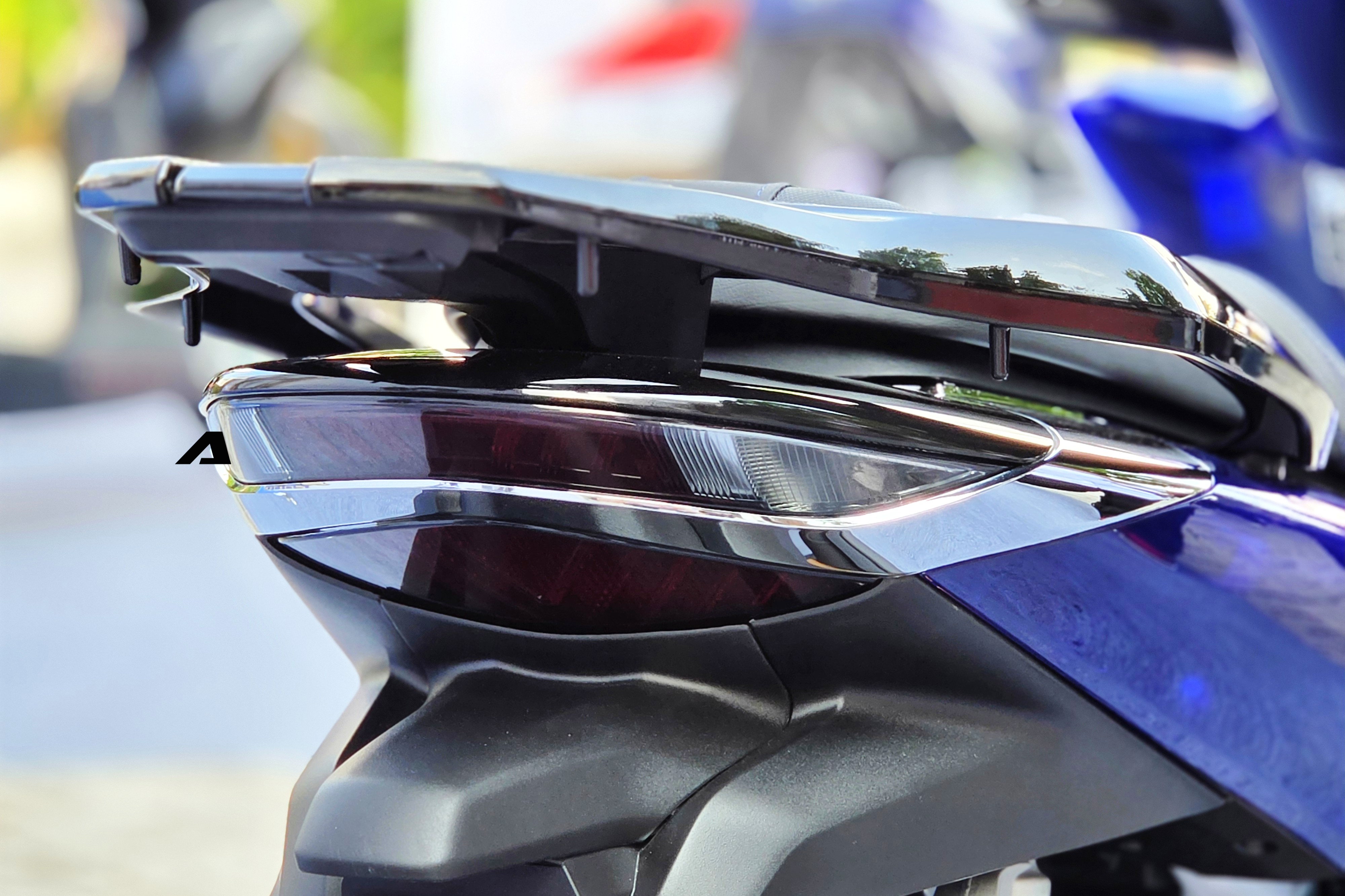 honda sh vetro blue 1
