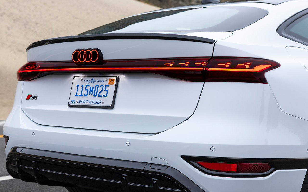 audi s6 e tron viet nam 11