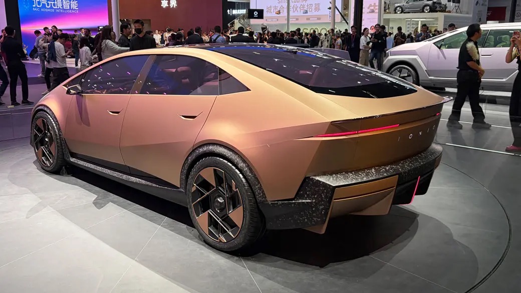 hyundai ioniq v 3