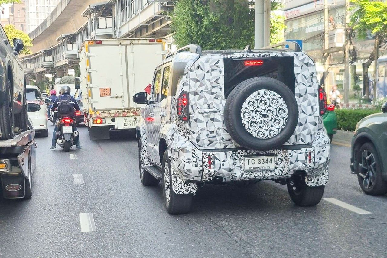 toyota fj cruiser spied testing 1