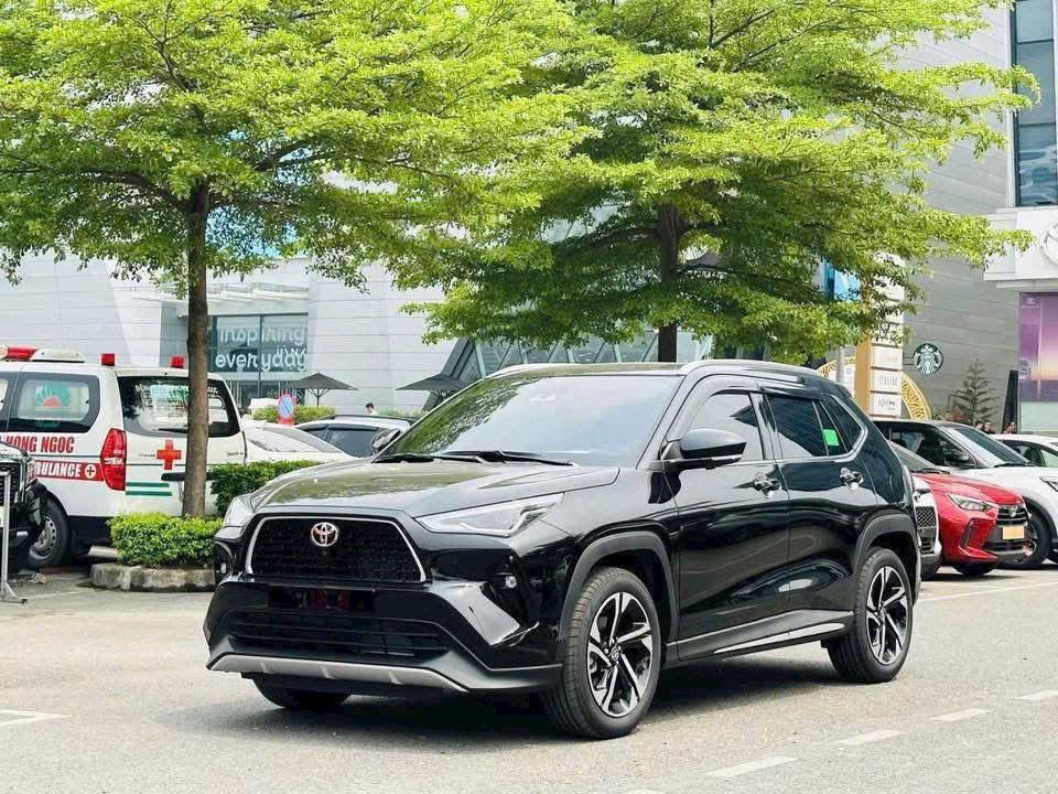toyota yaris cross 1