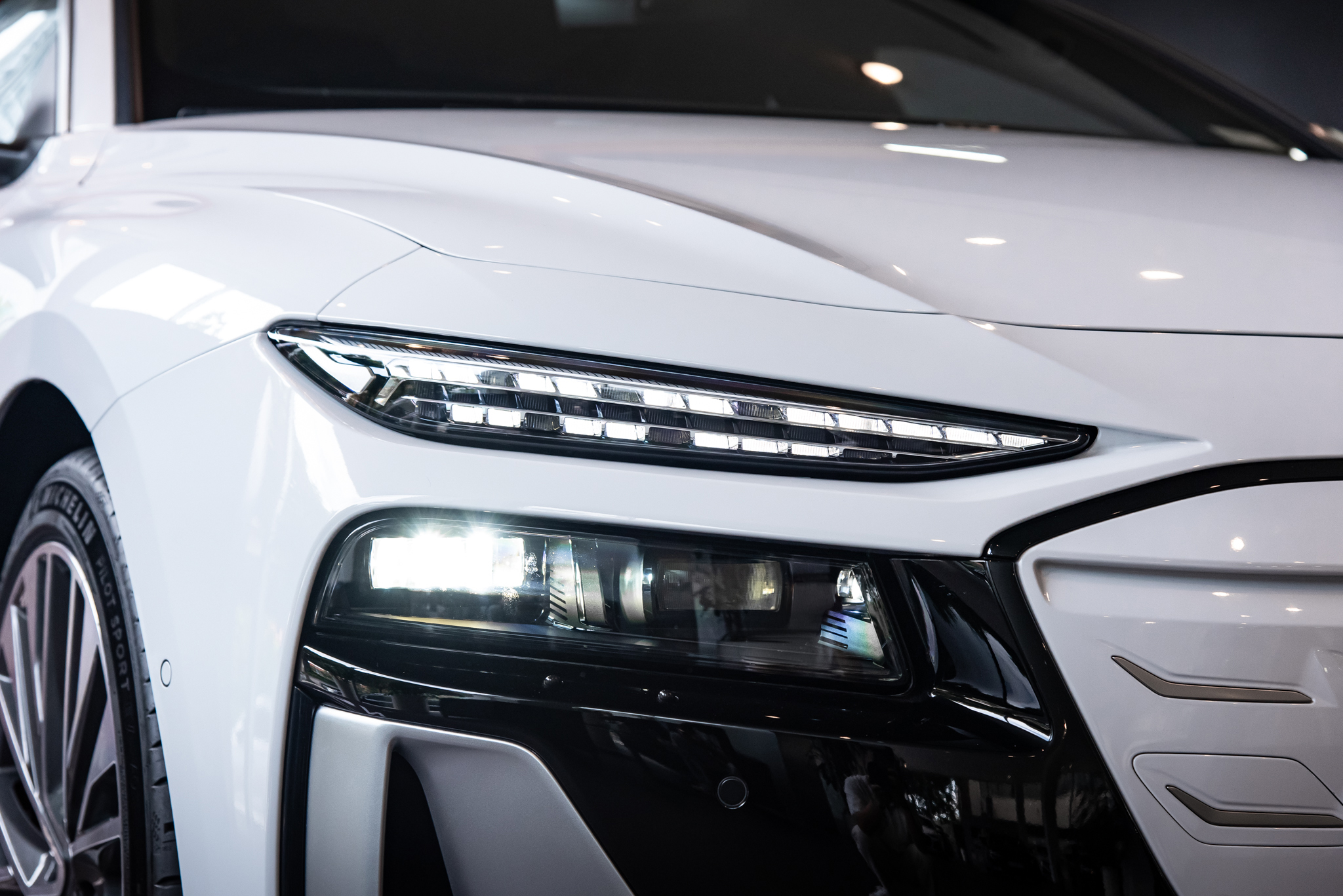 audi s6 sportback e tron6211