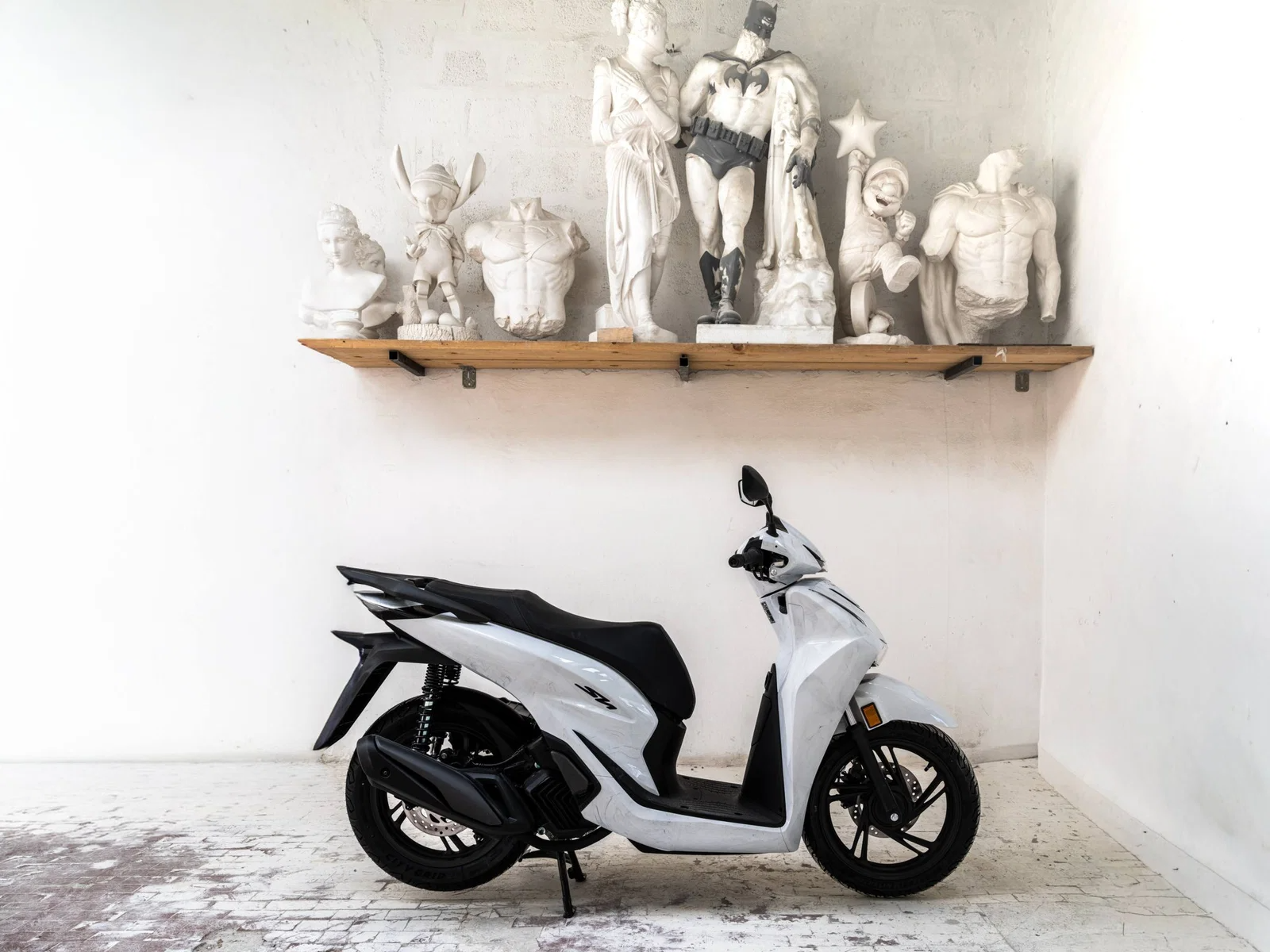 576191hondacelebrates25yearsofthesh125iwiththeshmarmoandhanamitwo