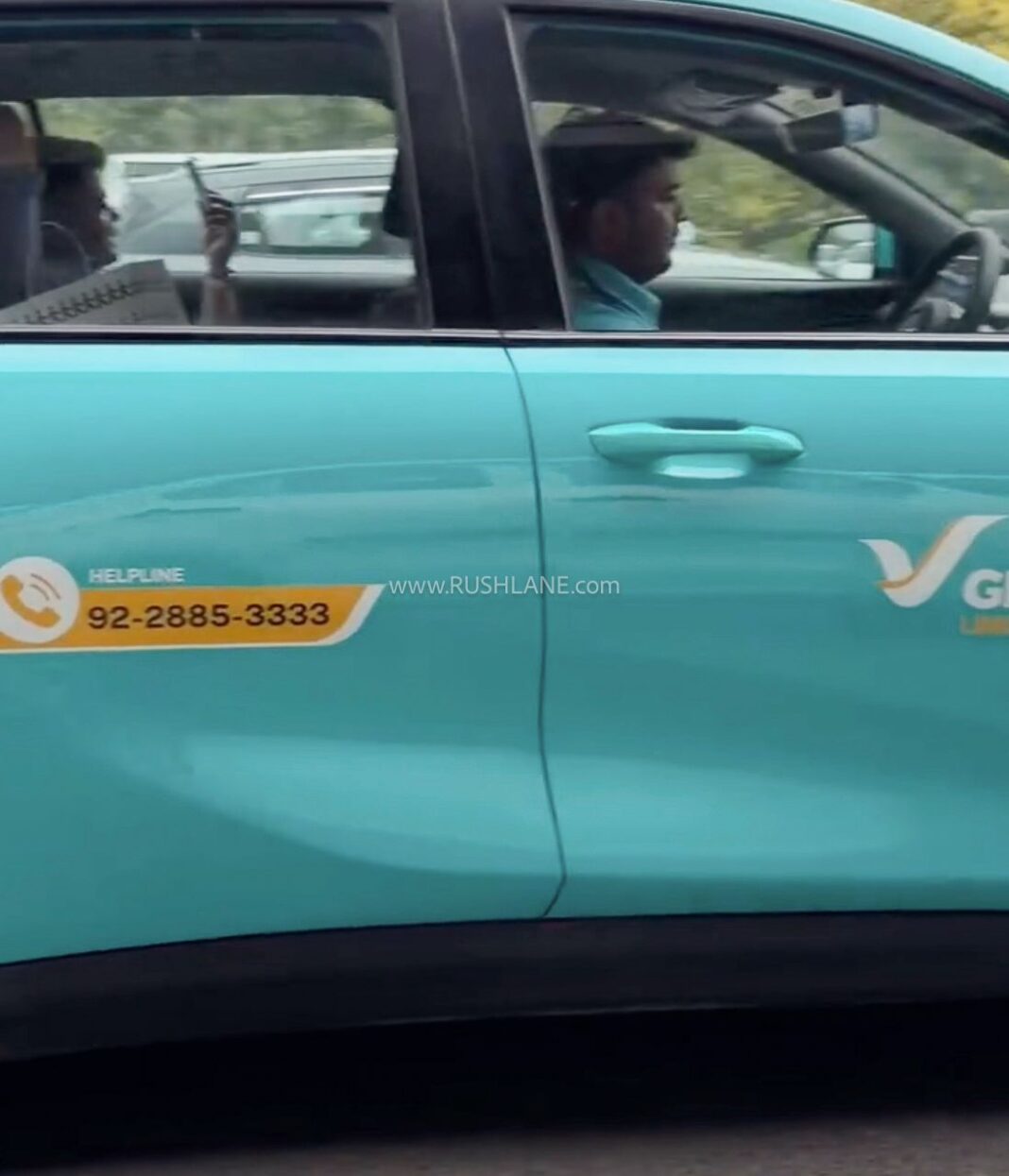 vinfast mpv 7 electric taxi price 5 1068x1245