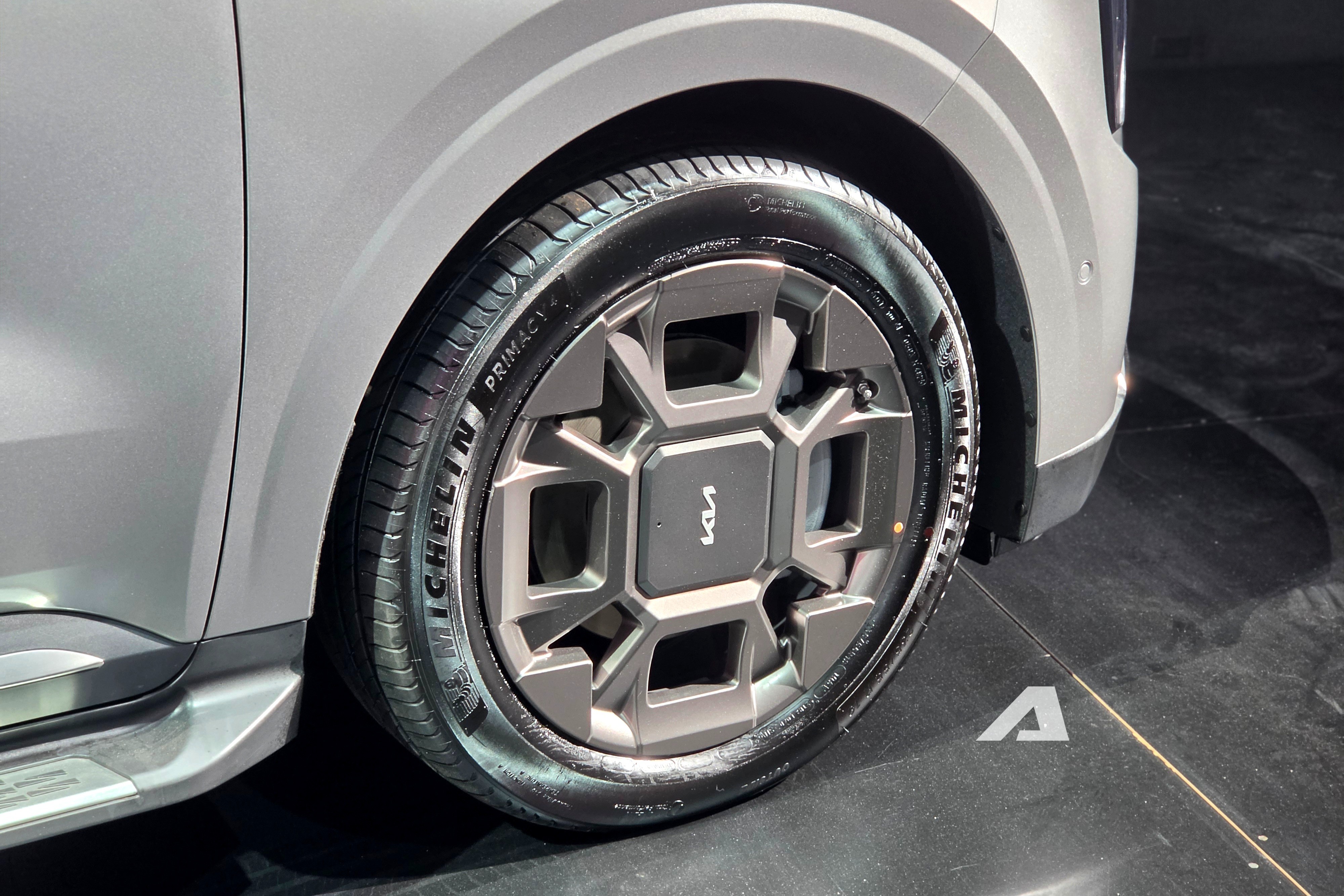 kia carnival royal 12