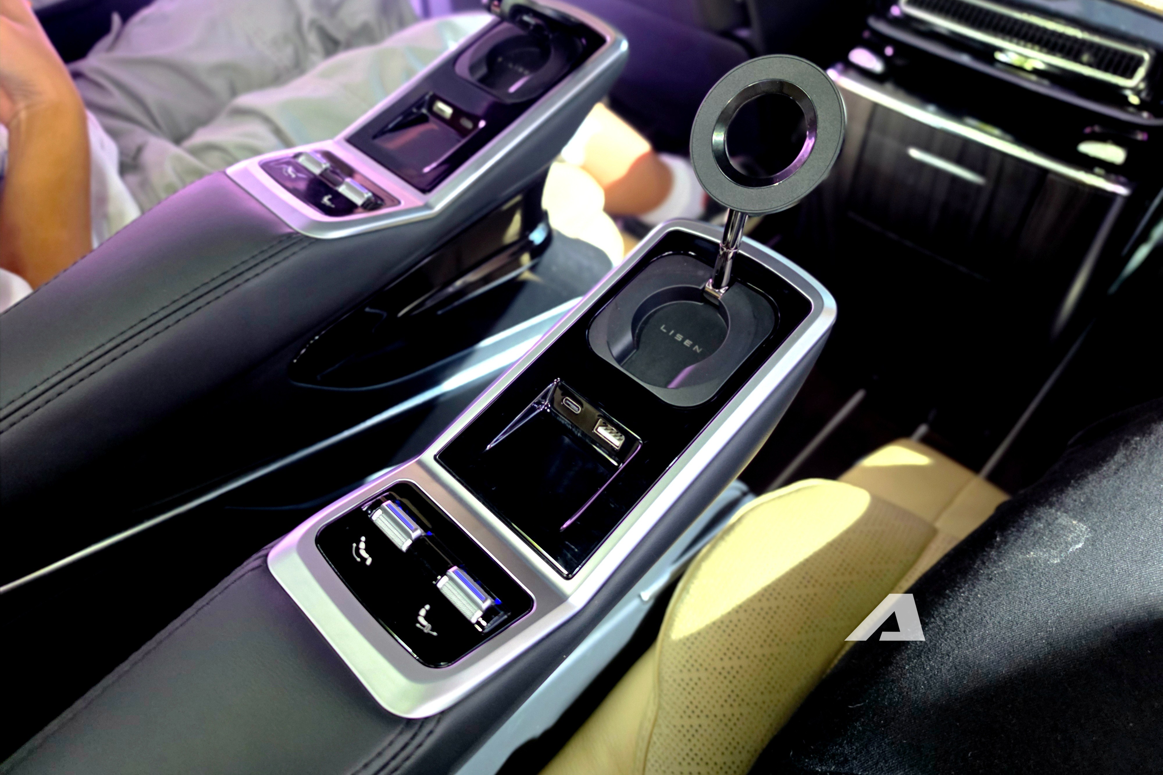 kia carnival royal 13