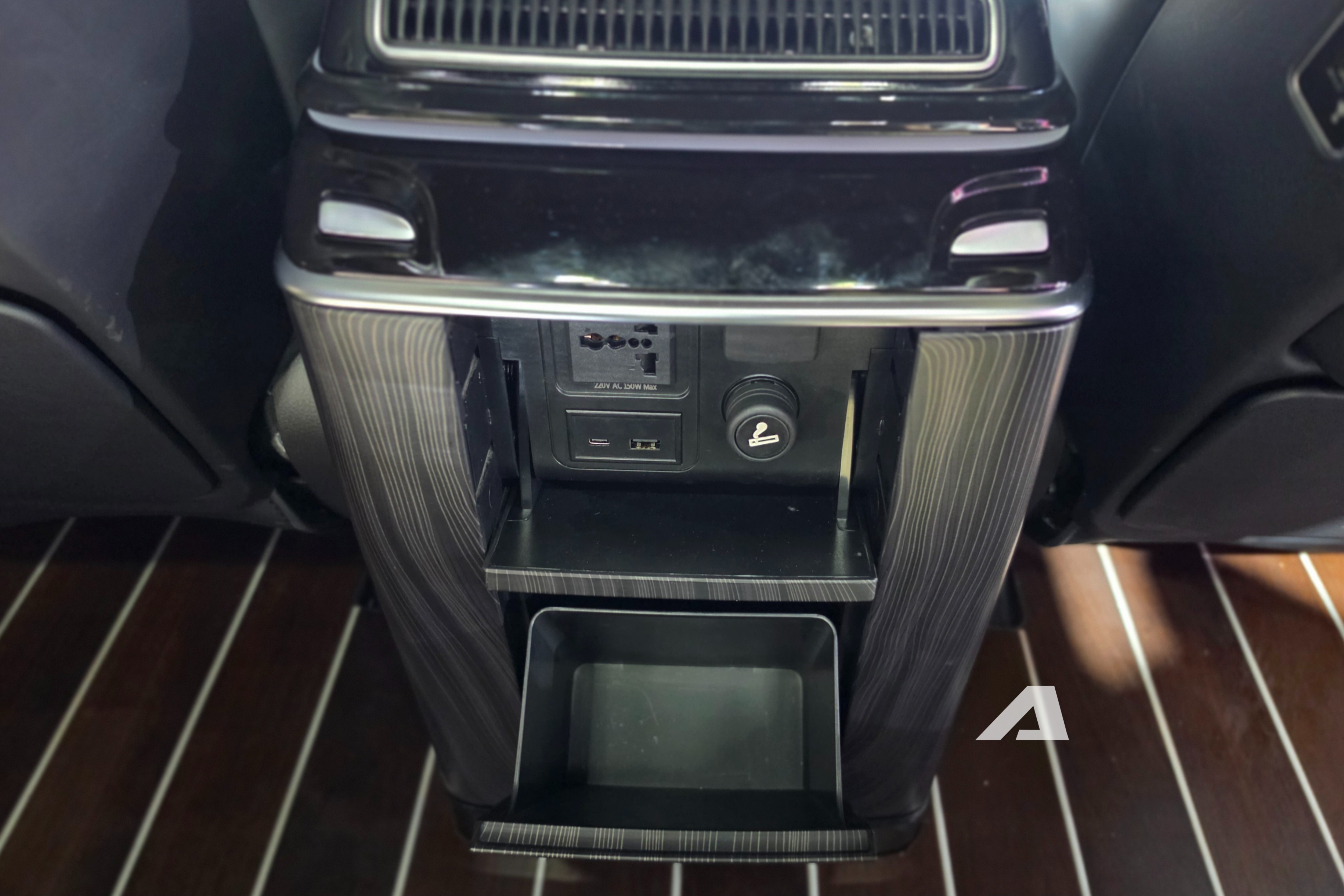 kia carnival royal 15