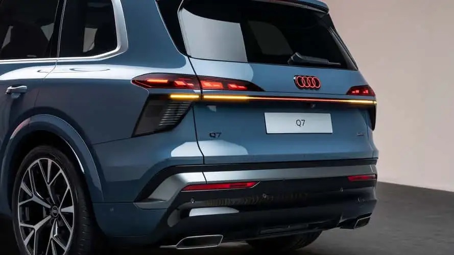2027 audi q7 3