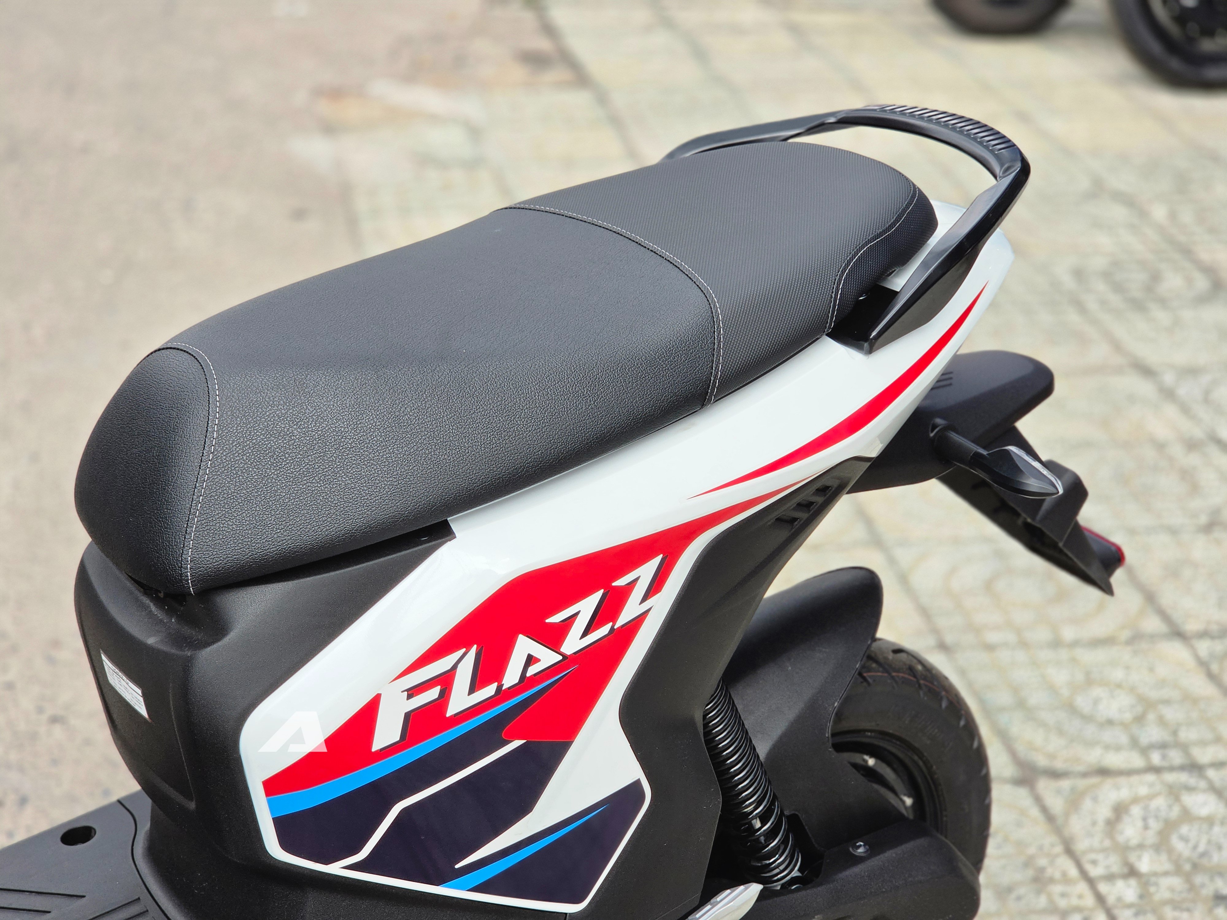 vinfast flazz max 11