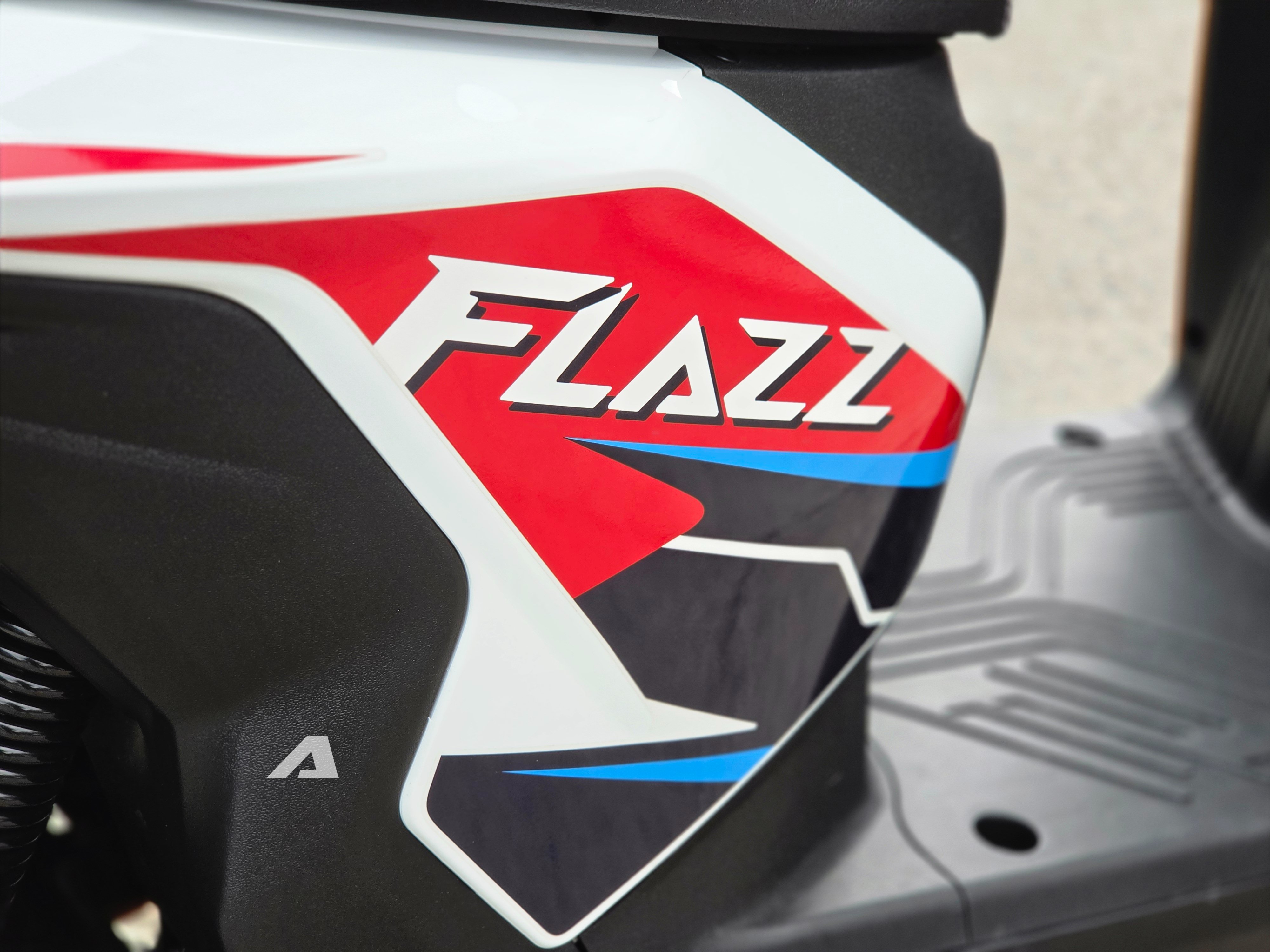 vinfast flazz max 3