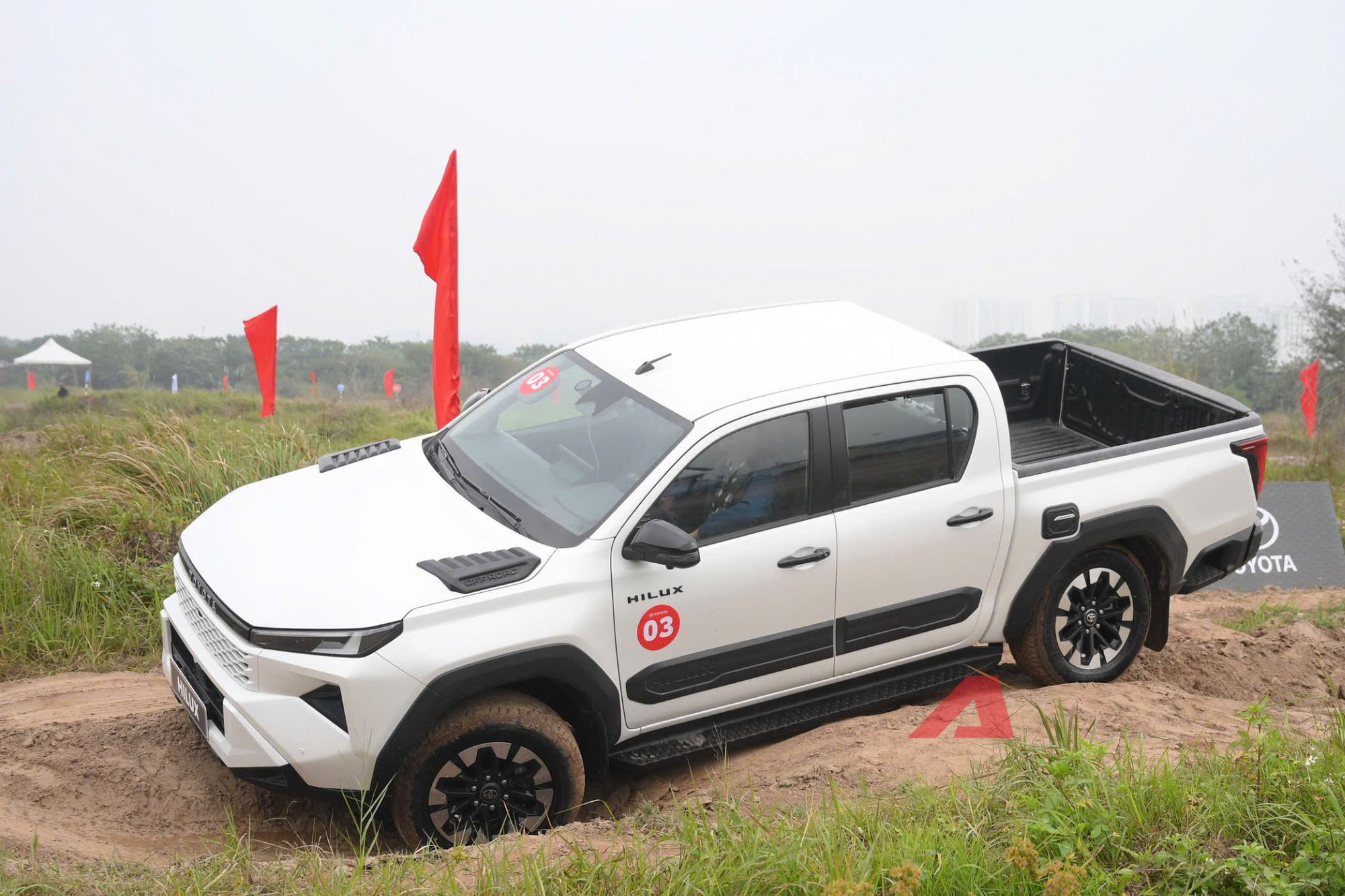 toyota hilux 4 1769663579398 17696635824261152234823