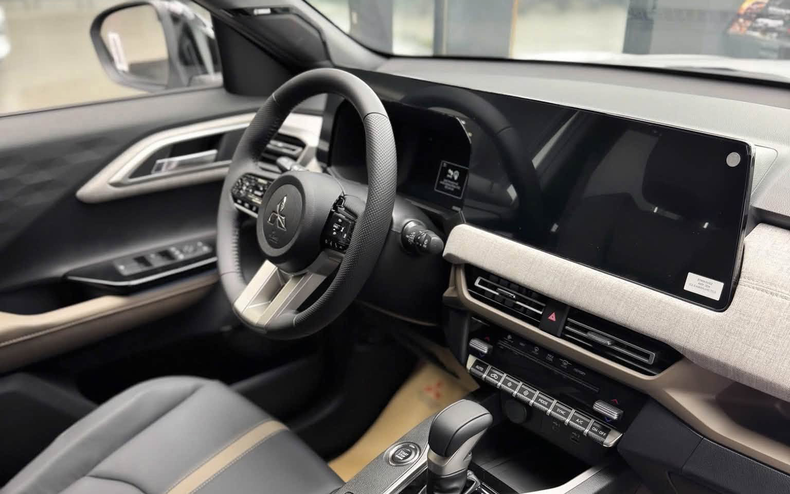 mitsubishi xforce 1