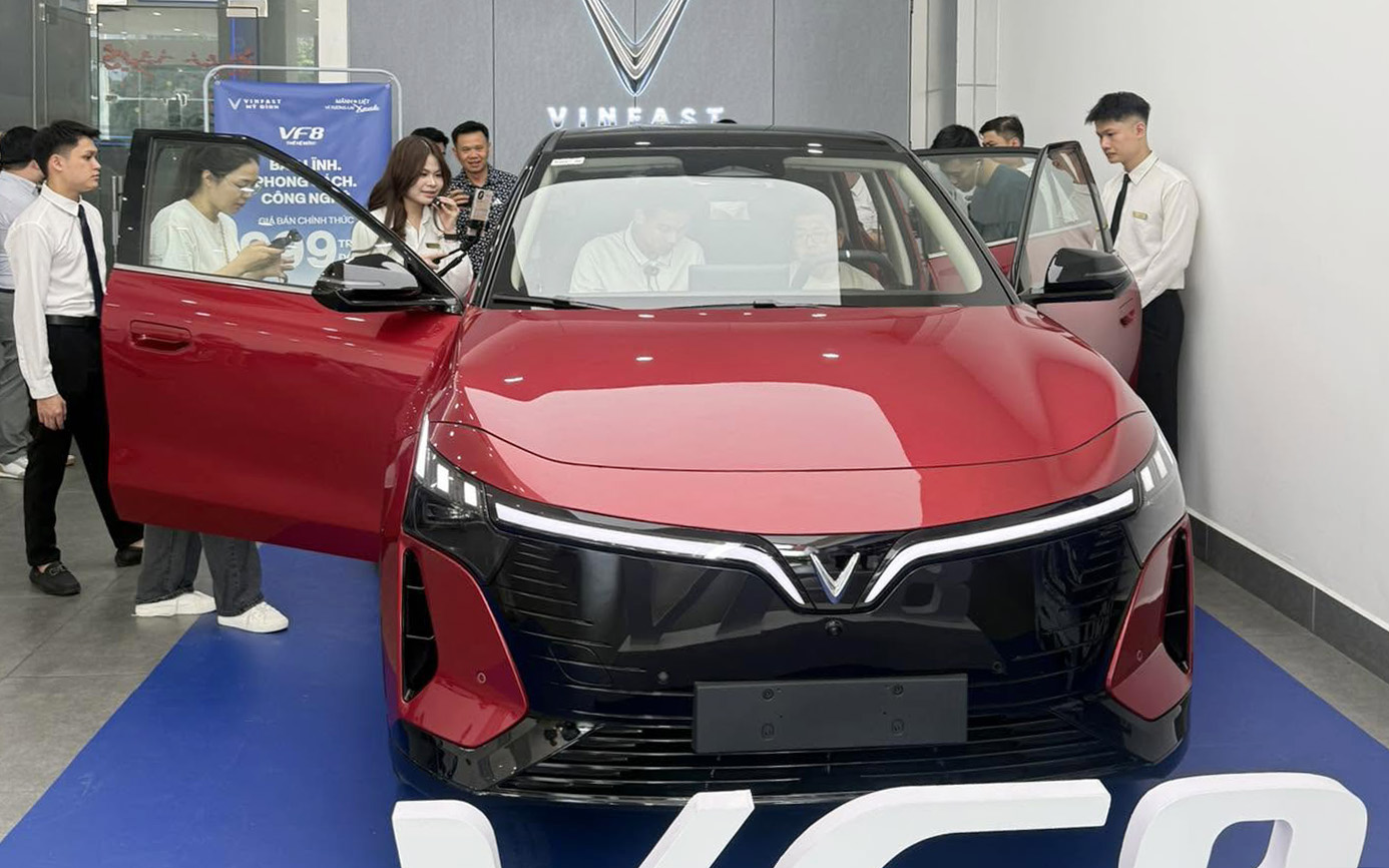 vf8