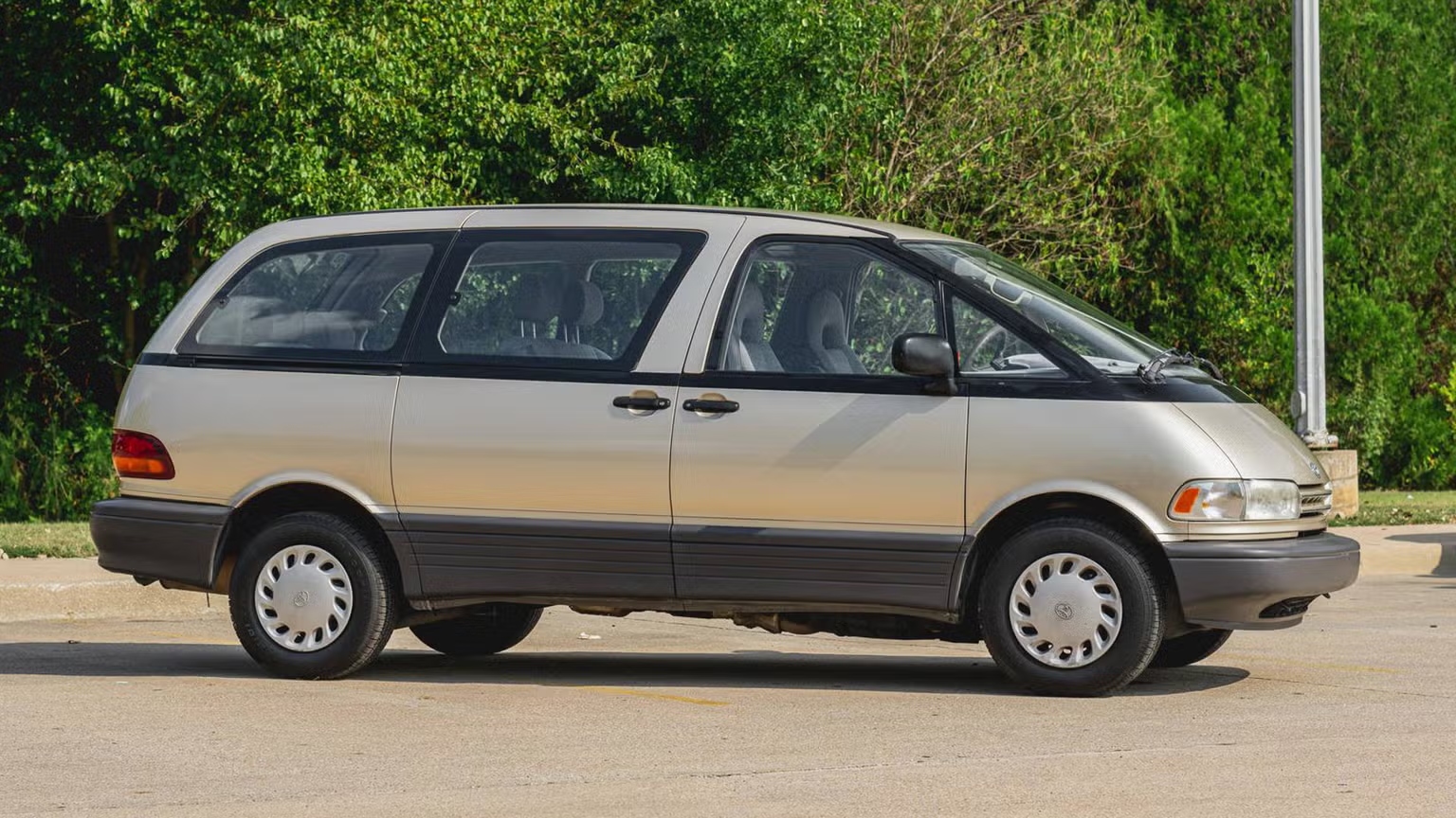 toyota previa 1