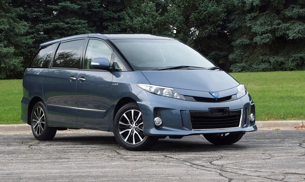 toyota previa 3