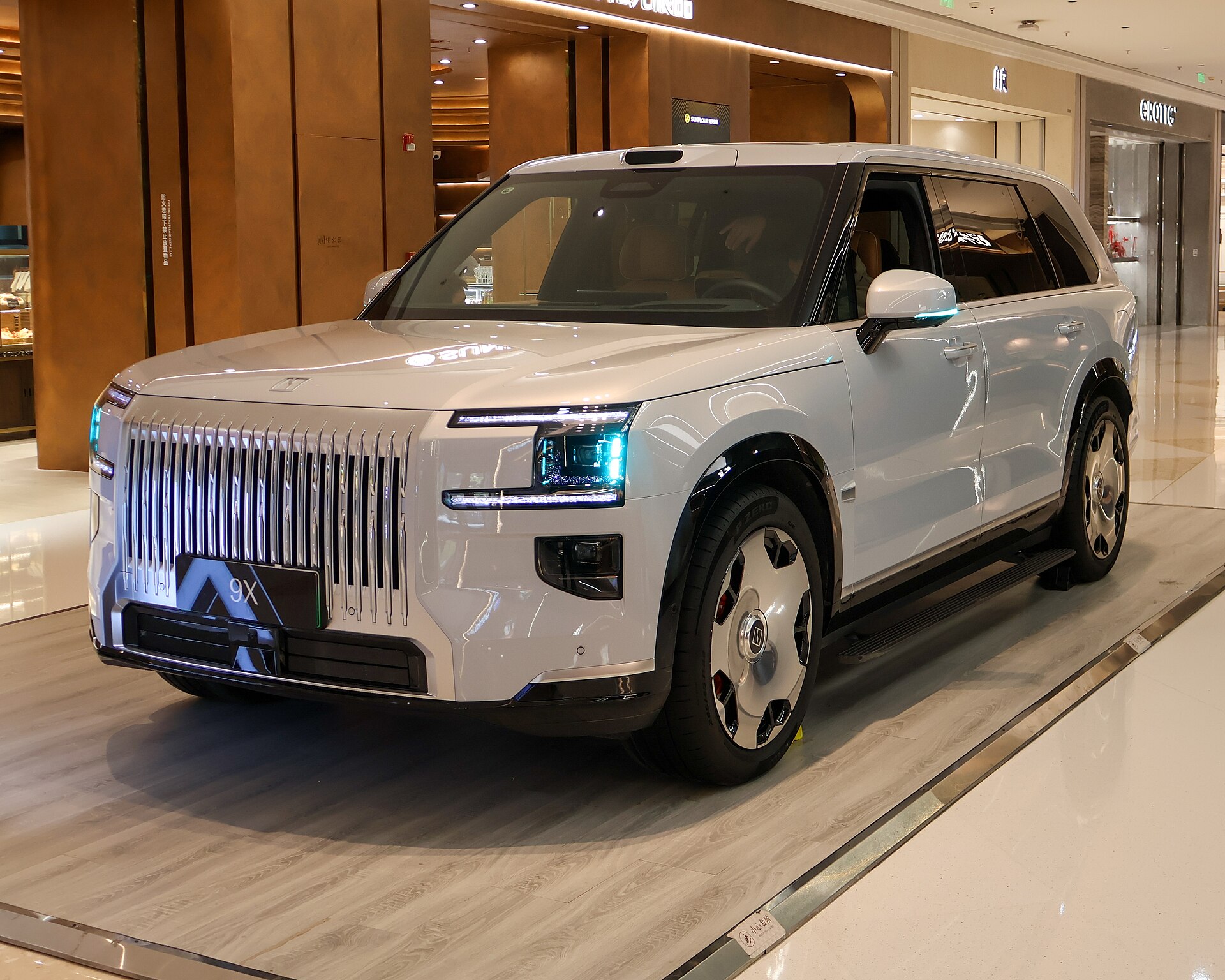 chn hubeishowcarzeekr9xno plate2025 12 16