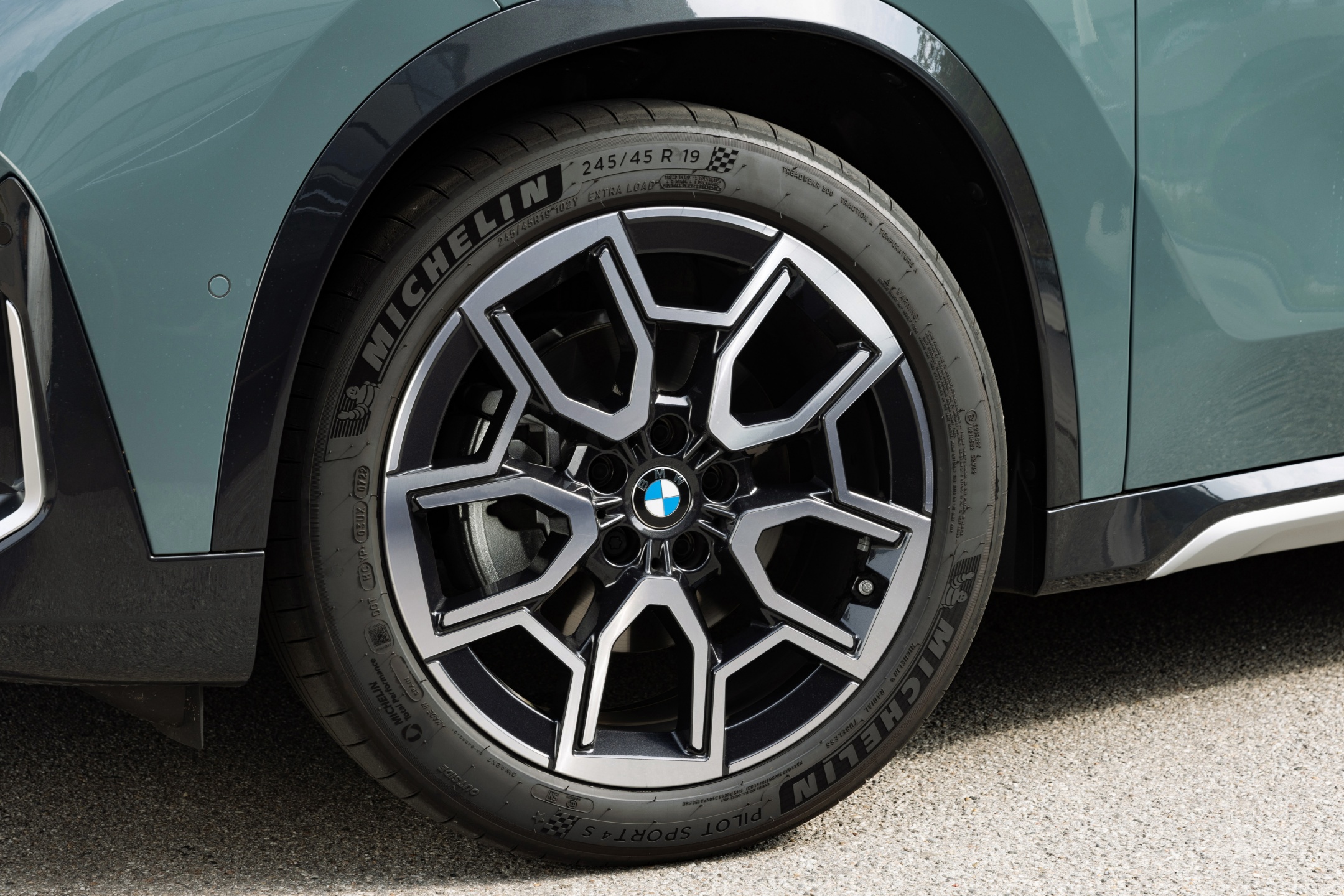 bmw x1 2026 p90479870highresbmw x1 sdrive 18d 09