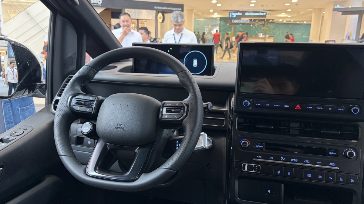 hyundai staria hybrid 16 1783640251