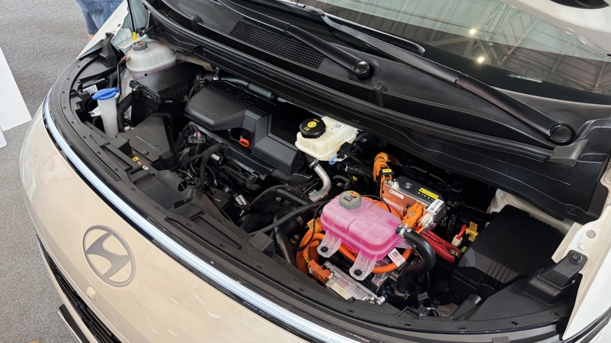 hyundai staria hybrid 19 1783640251