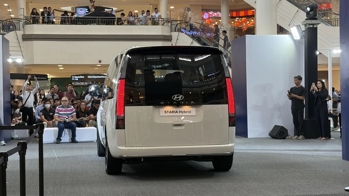 hyundai staria hybrid 3 1783640247