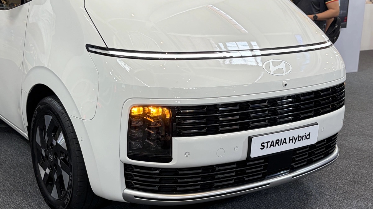 hyundai staria hybrid 7 1783640248