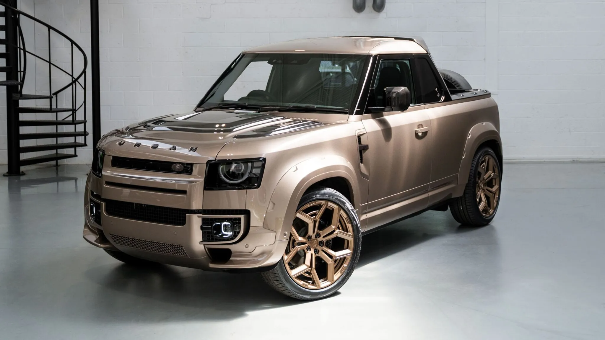 urban automotive land rover defender avontur 1 copy 2048x1152