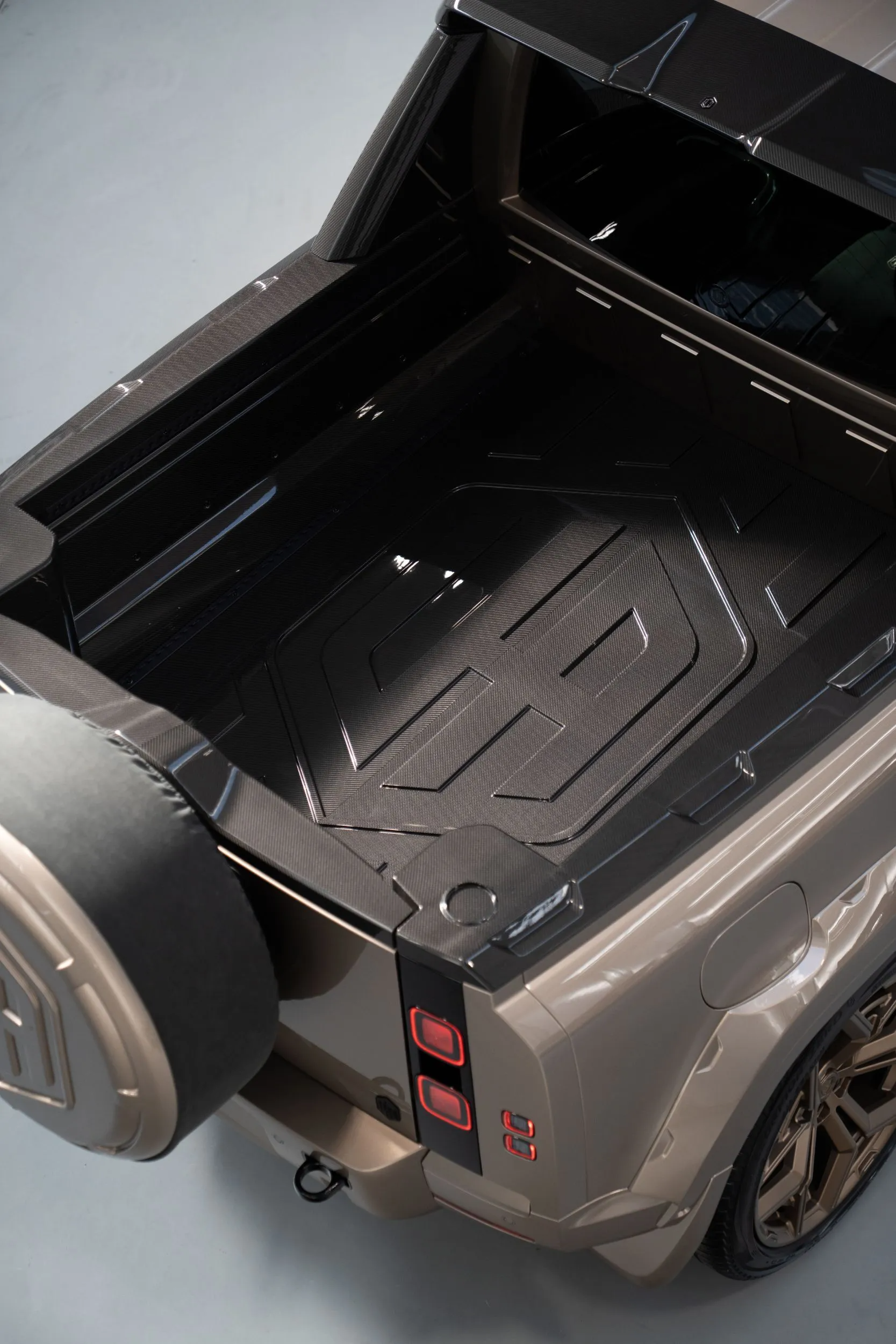 urban automotive land rover defender avontur 18