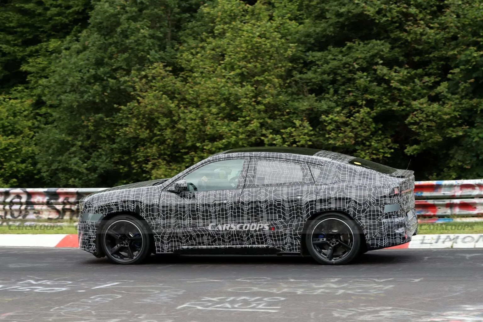 bmw ix4 scoop nurburgring 06 1536x1024