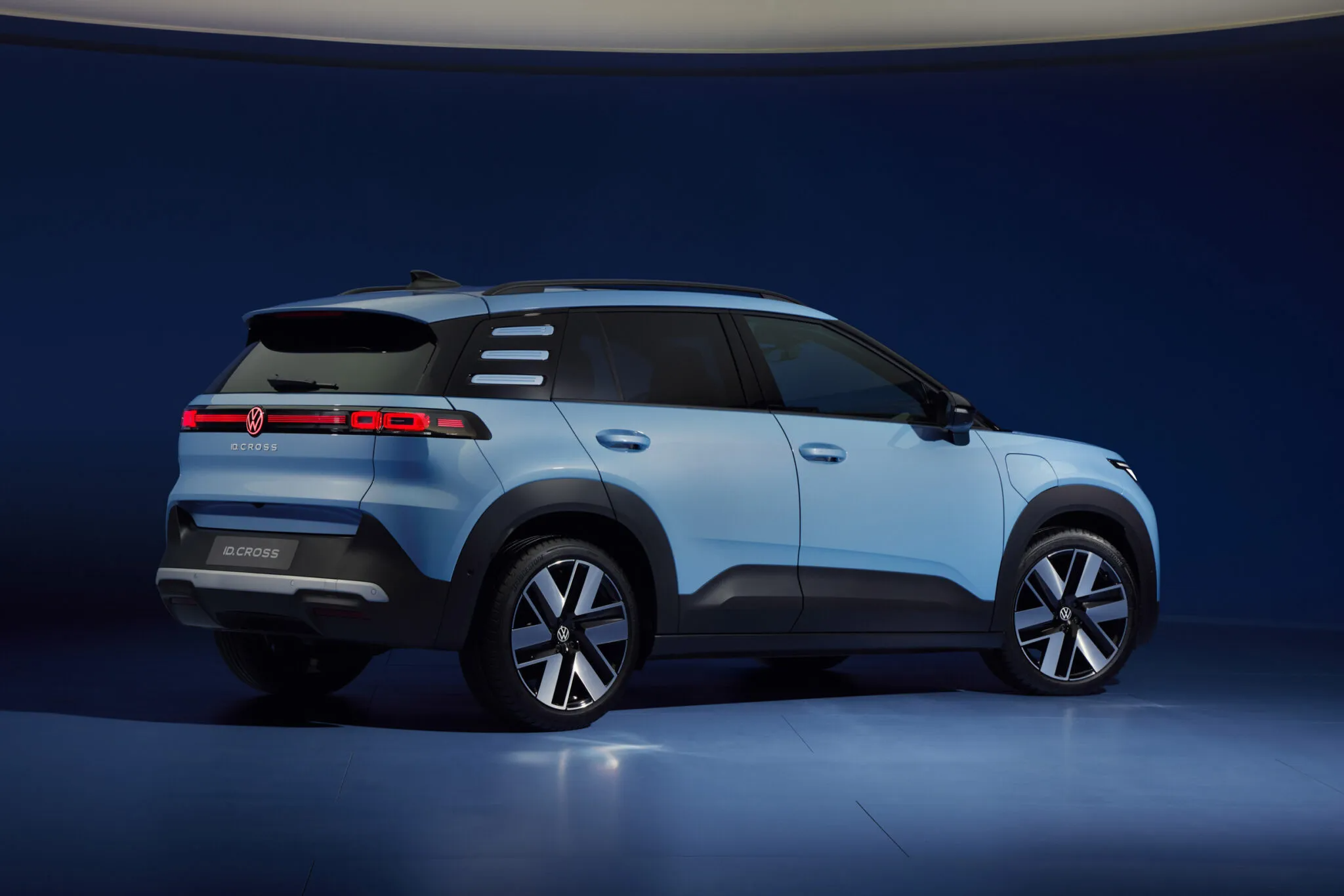 vw idcross blue 00001 2048x1366