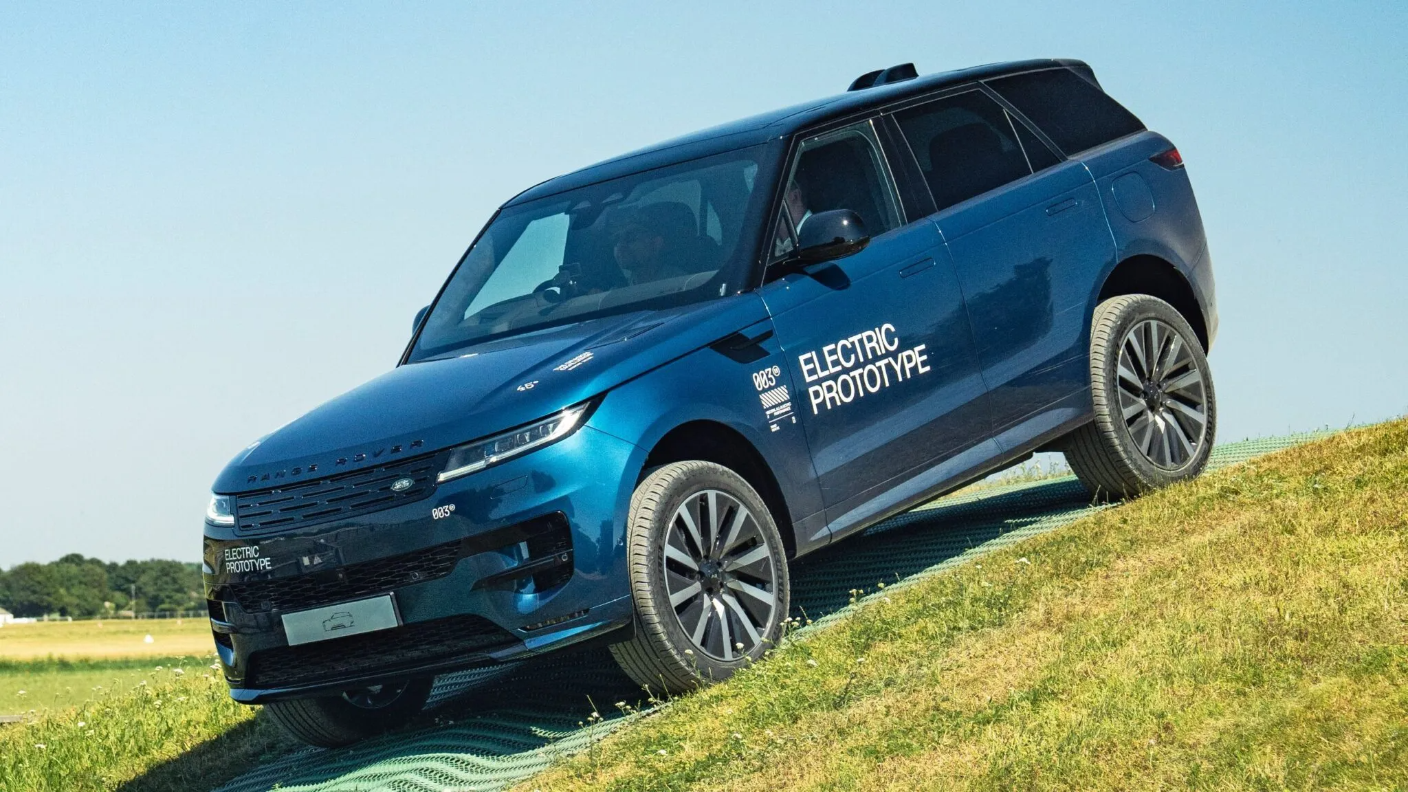 range rover sport electric prototype goodwood 12 copy 2048x1152