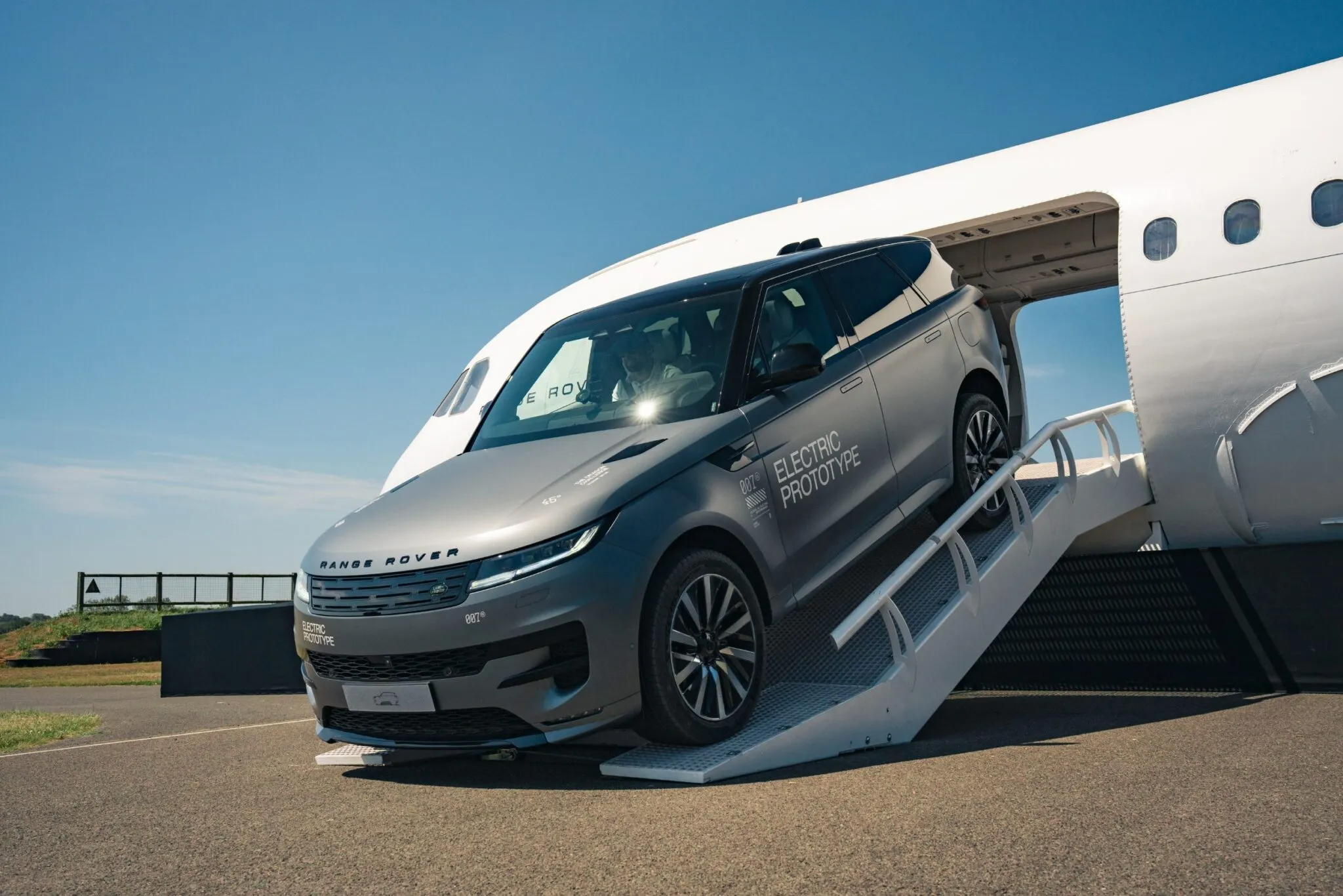 range rover sport electric prototype goodwood 2 2048x1366