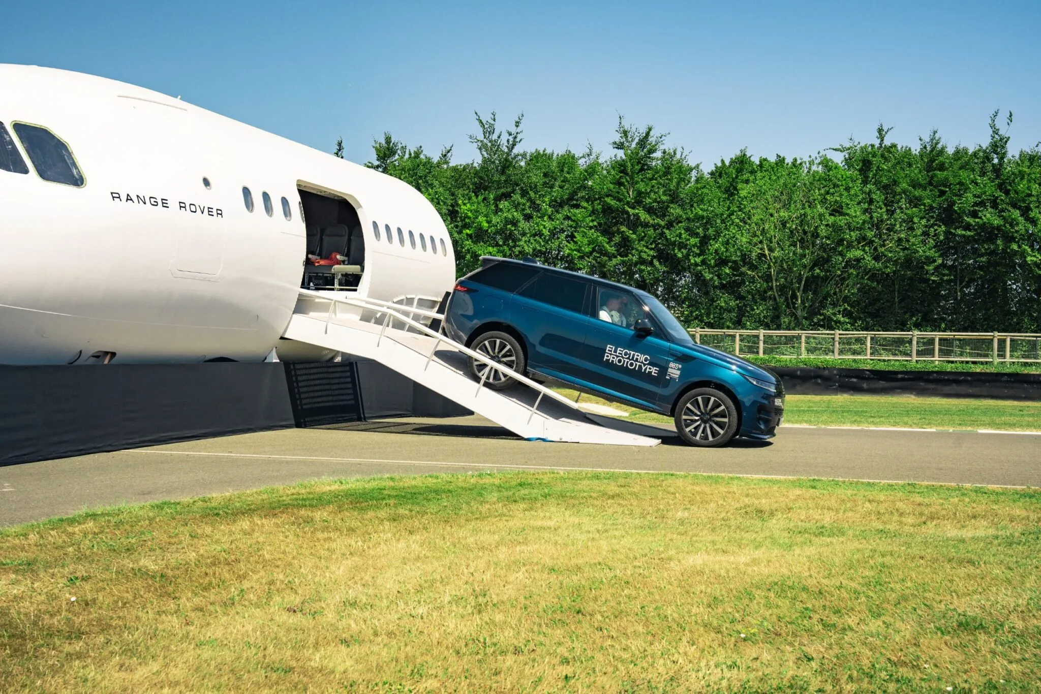range rover sport electric prototype goodwood 4 2048x1366