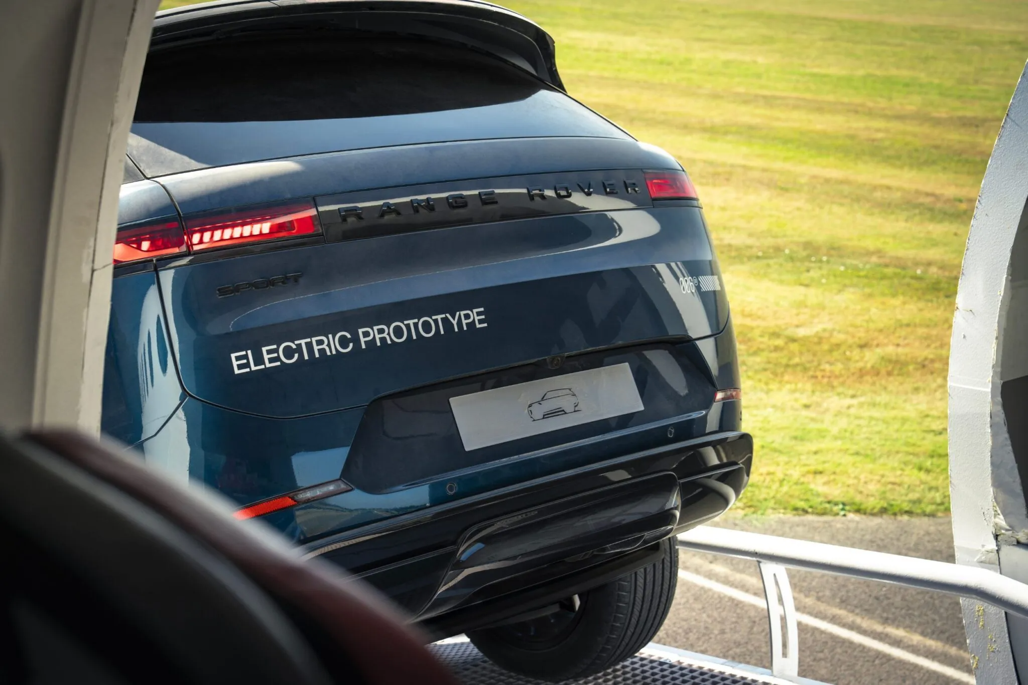 range rover sport electric prototype goodwood 9 2048x1366