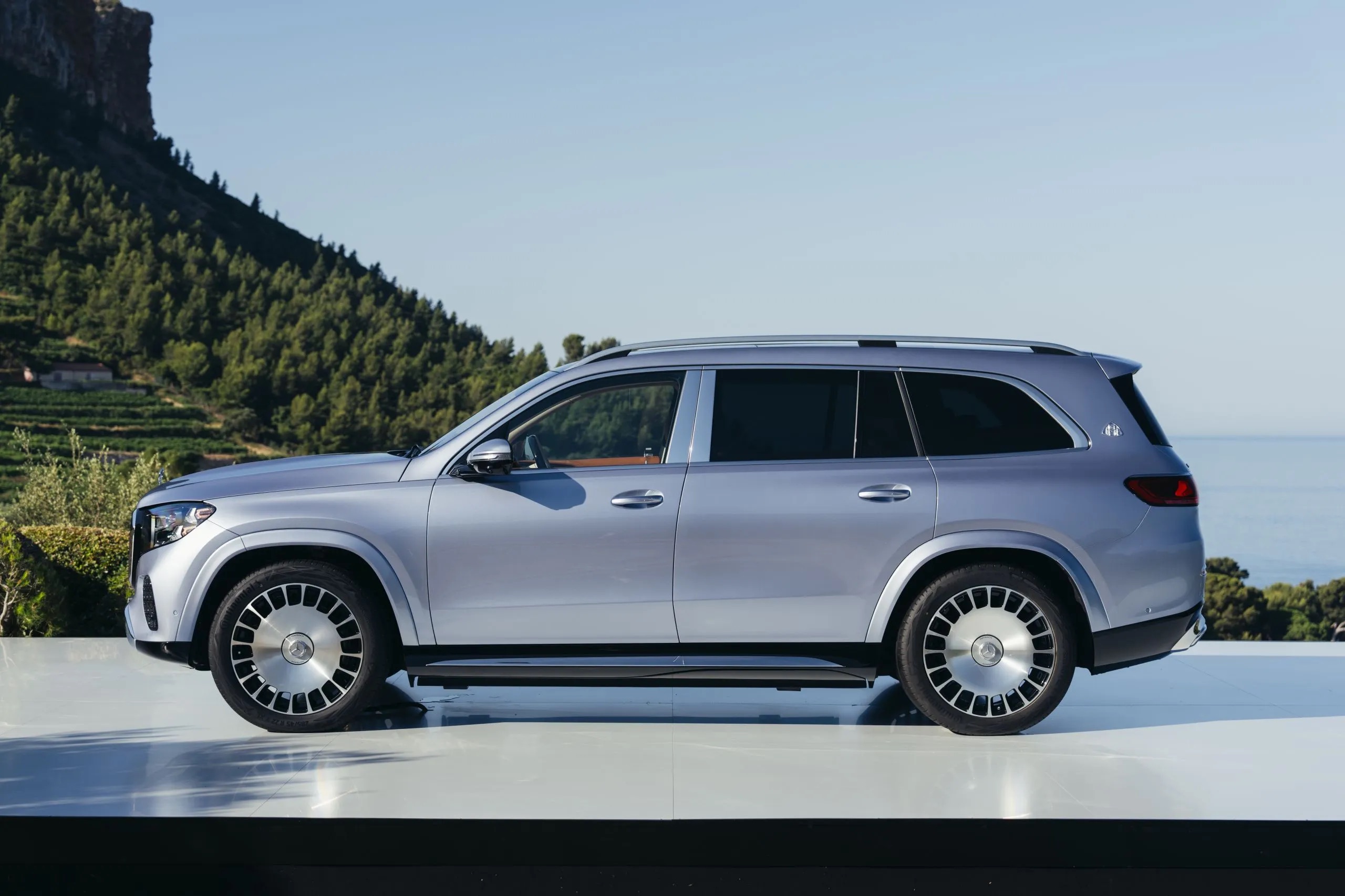 2026 mercedes maybach gls 680 39